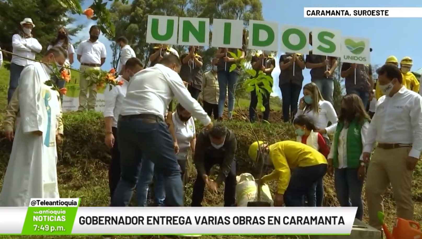 Gobernador entrega varias obras en Caramanta