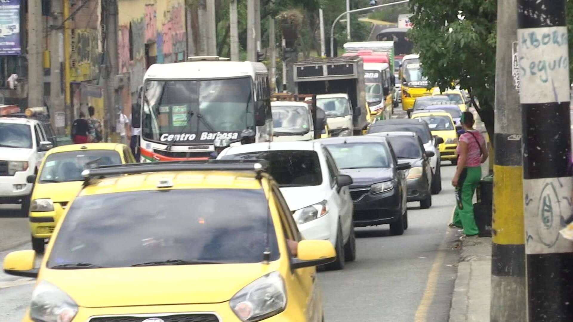 Calculan en 15 % reducción de carros por pico y placa