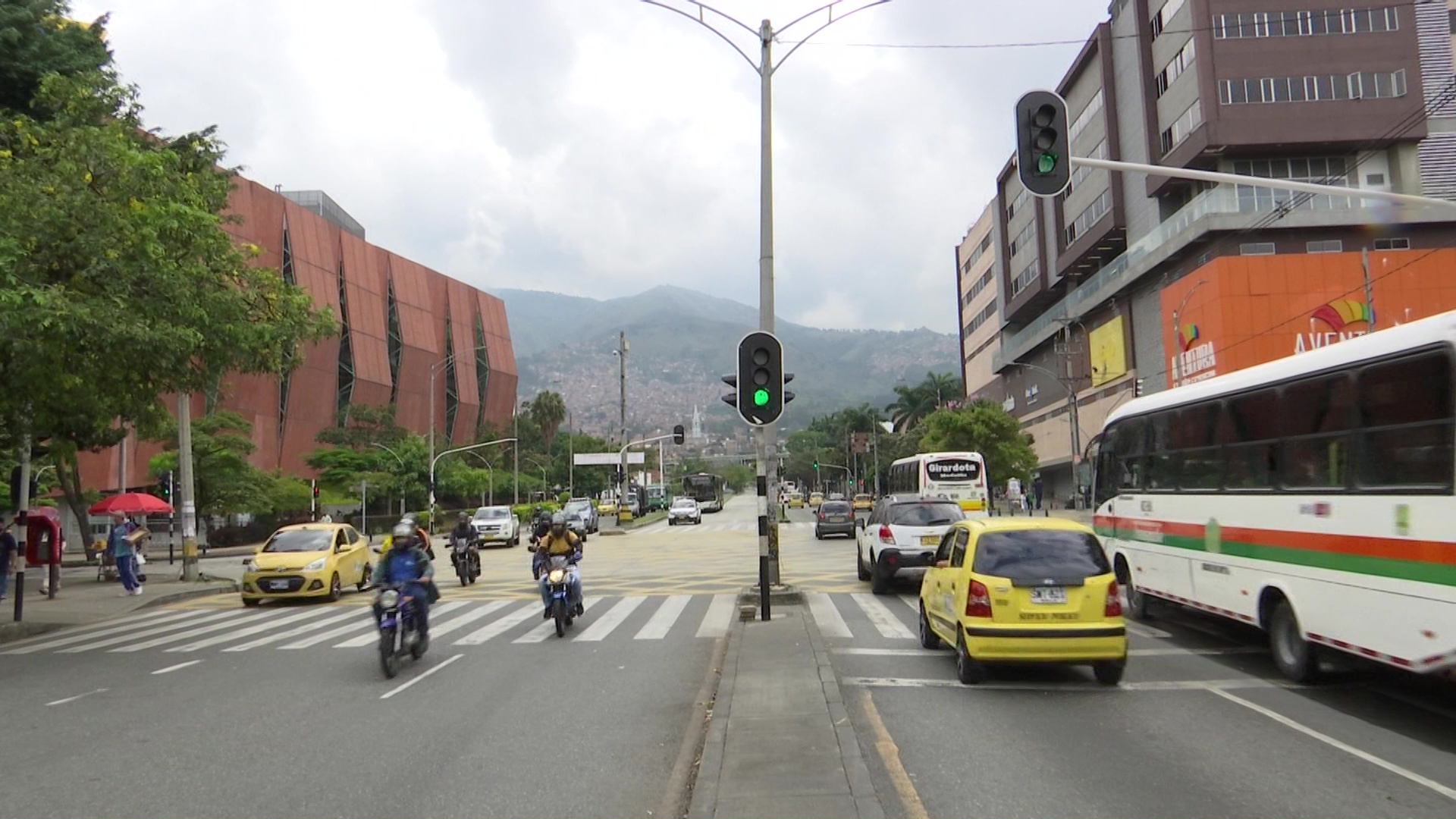 Desde el domingo se podrá pagar para no tener pico y placa