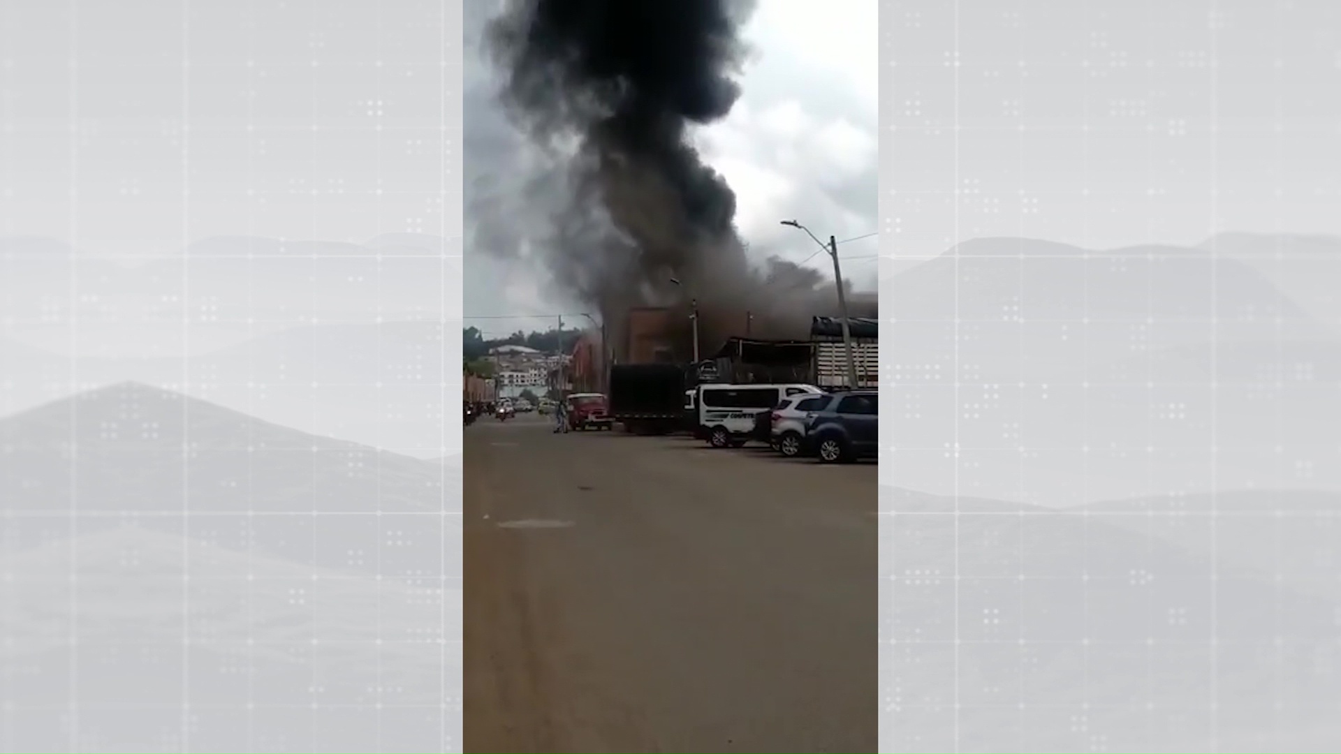 Incendio en bodega ferretera deja millonarias pérdidas