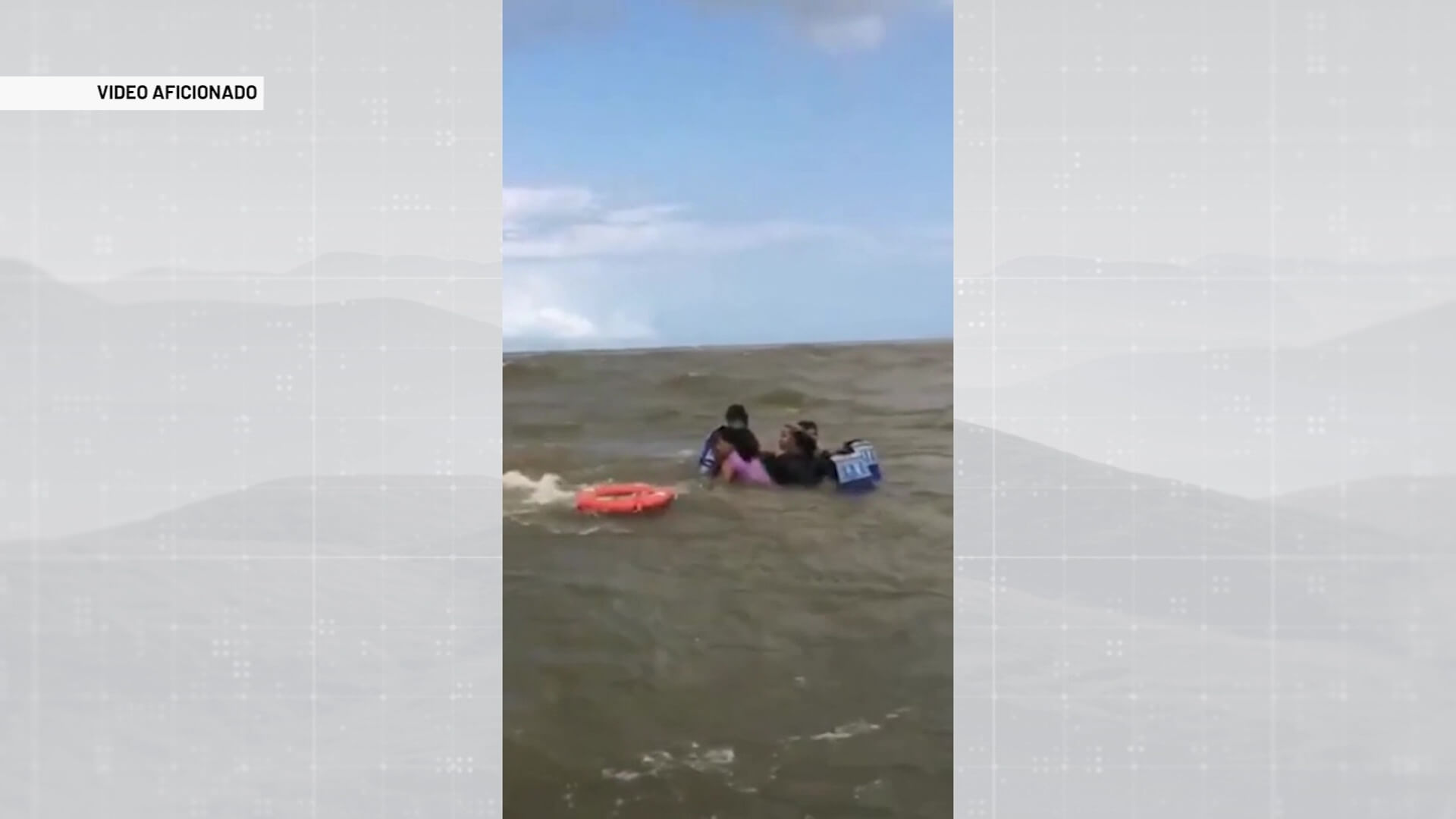 Rescatados diez náufragos en bocas del río Atrato