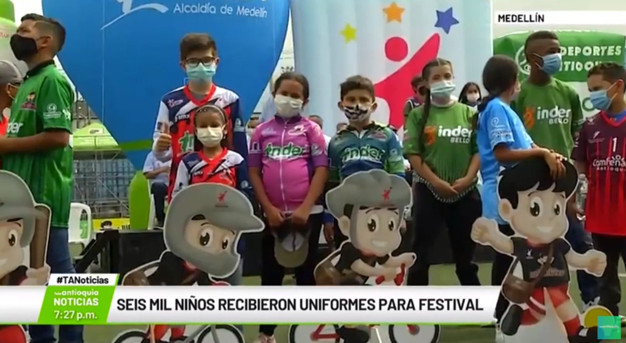 Seis mil niños recibieron uniformes para festival