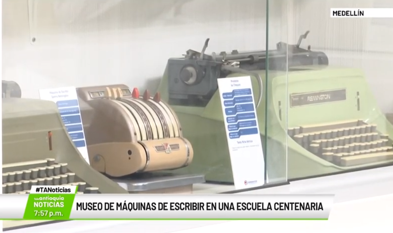 Museo de máquinas de escribir en una escuela centenaria