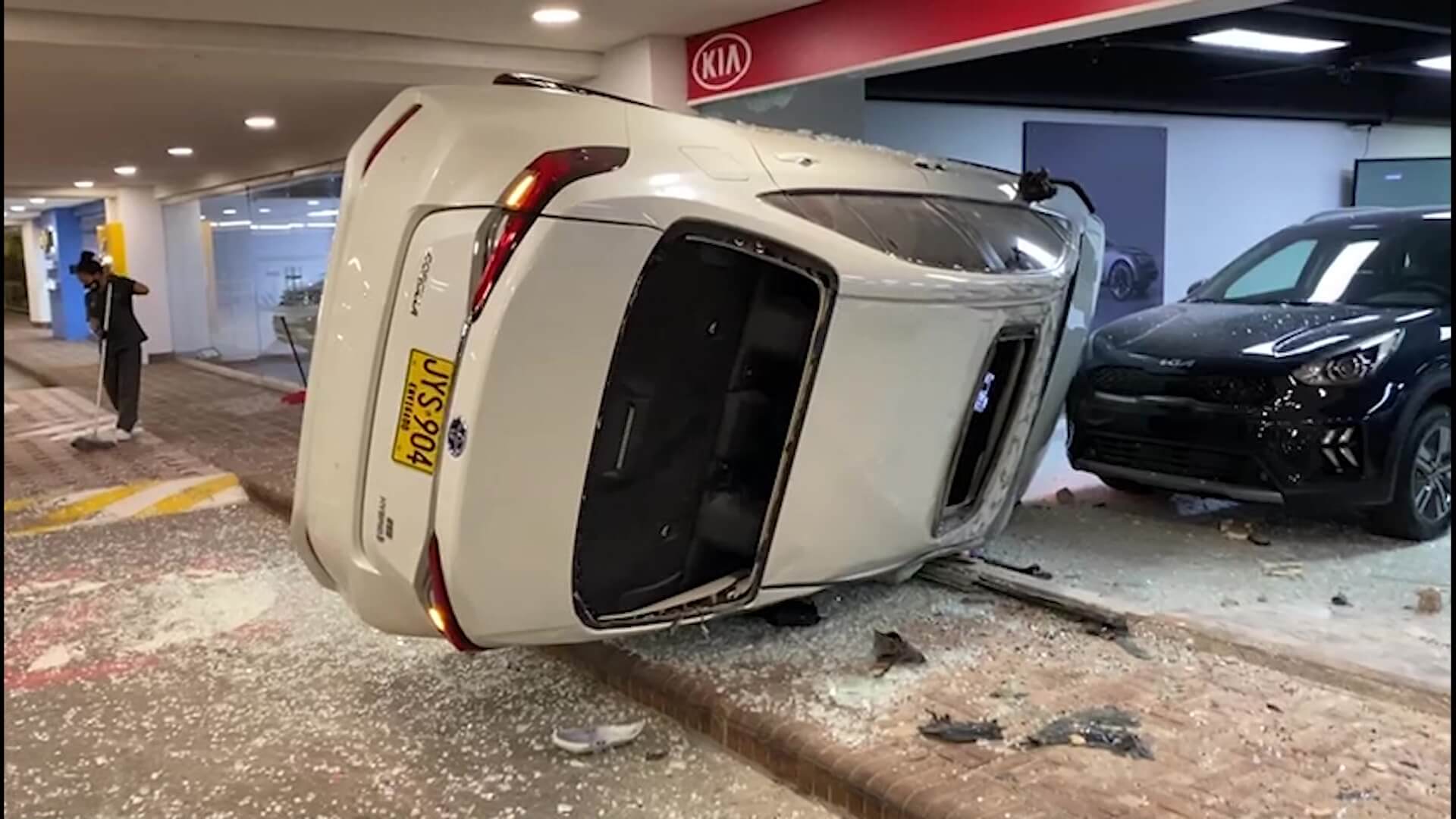 Accidente en parqueadero de un centro comercial
