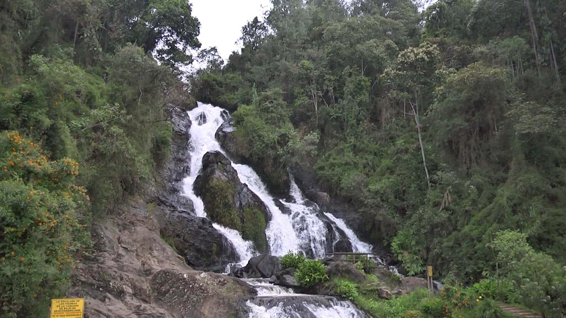 Denuncian cobro de $500 mil por fotos en Tequendamita