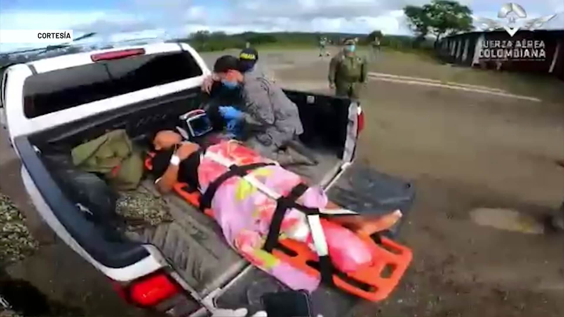 Indígena herido por mina tuvo que ser trasladado