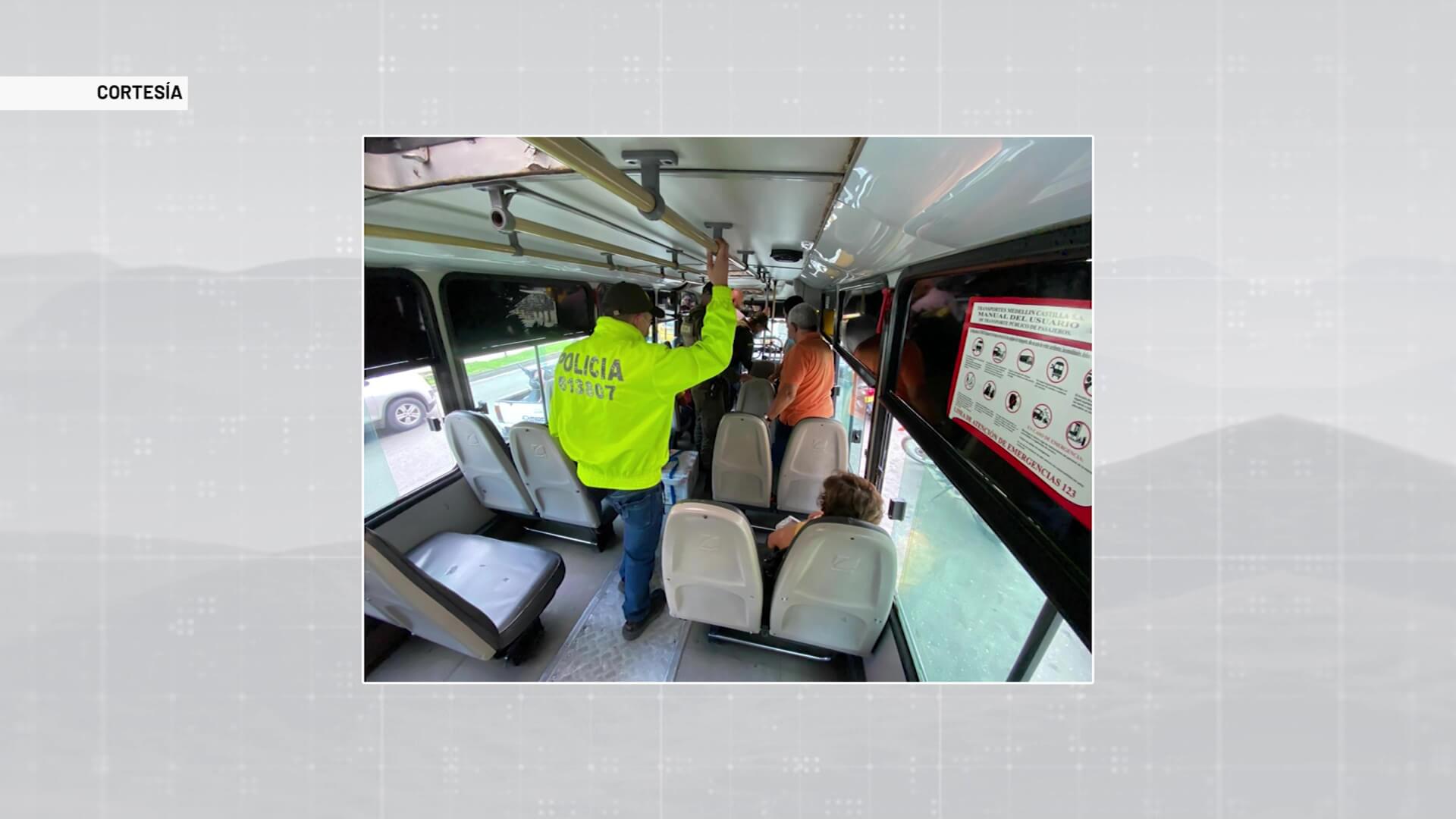 La policía se toma los buses en campaña contra el hurto