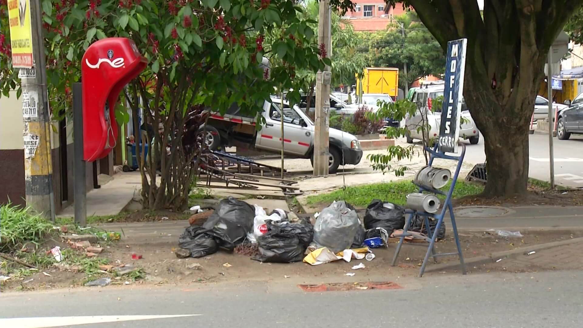 Sancionan a motocargueros por mal manejo de escombros