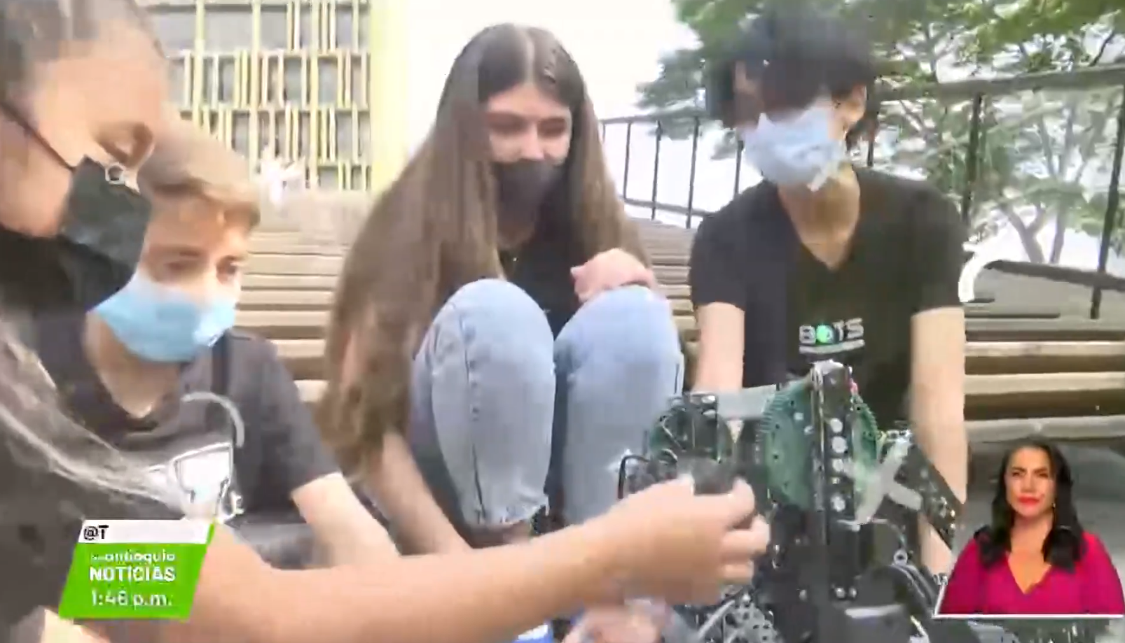 Niños paisas campeones de robótica representarán a Colombia