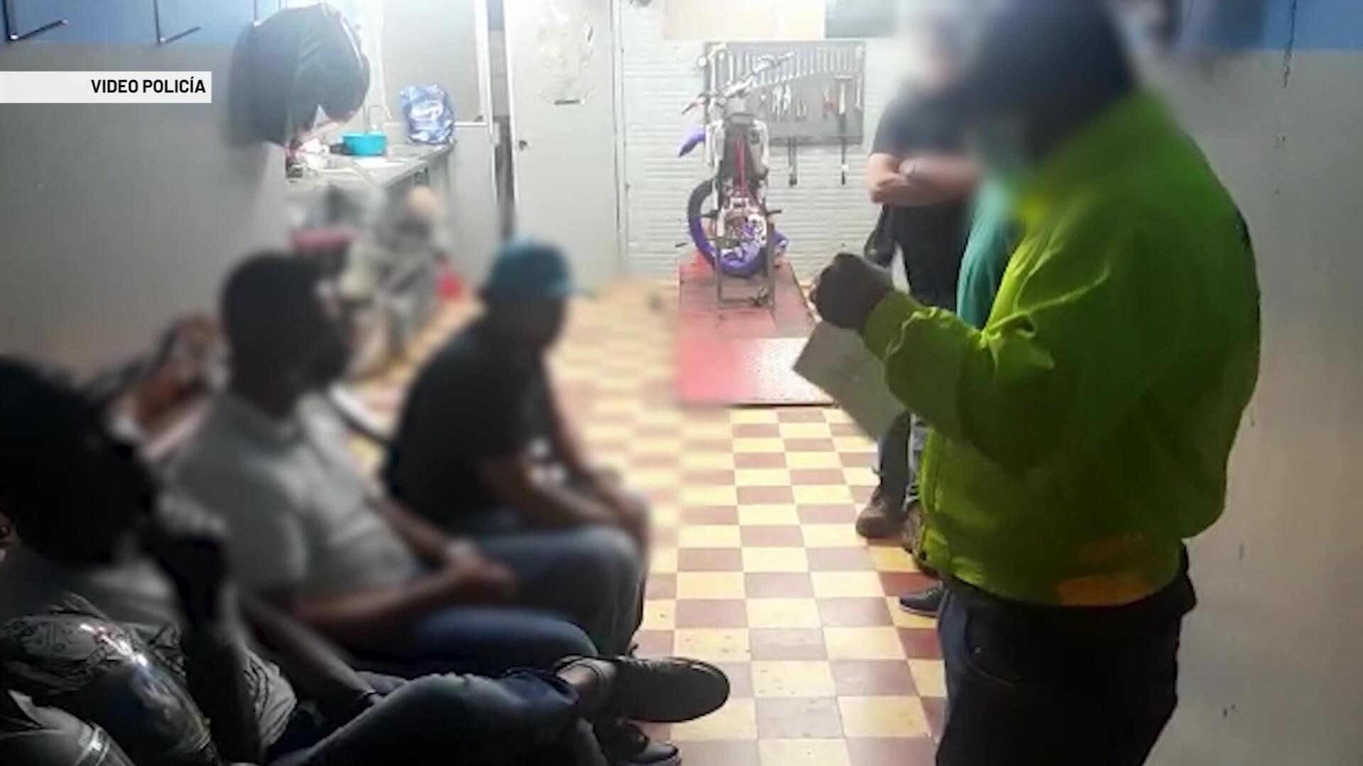 Capturados ocho presuntos extorsionistas de comerciantes