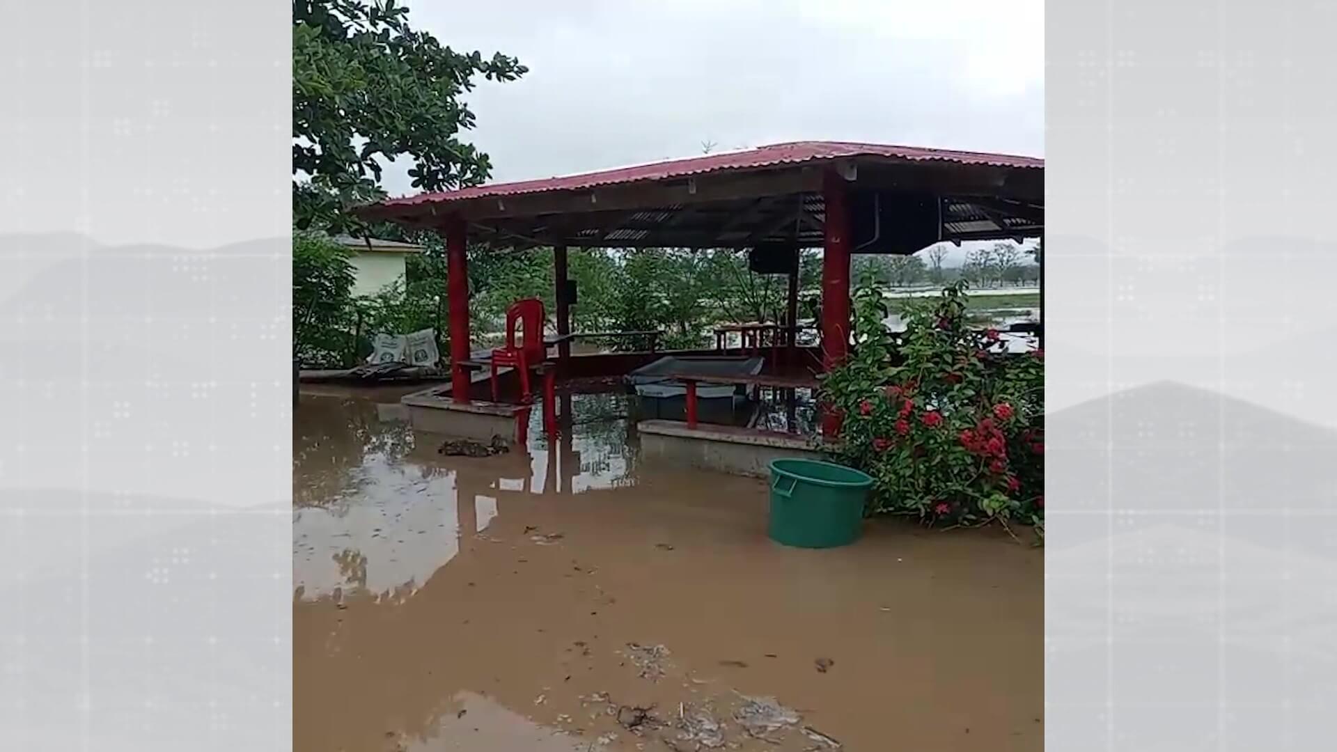 Por continuas inundaciones piden reubicar a Pavarandocito