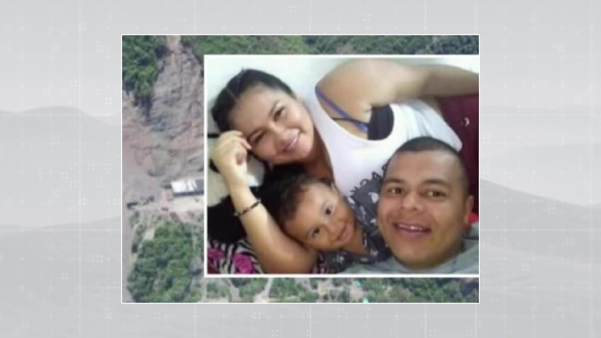 Recuperan cuerpos de familia que falleció en derrumbe