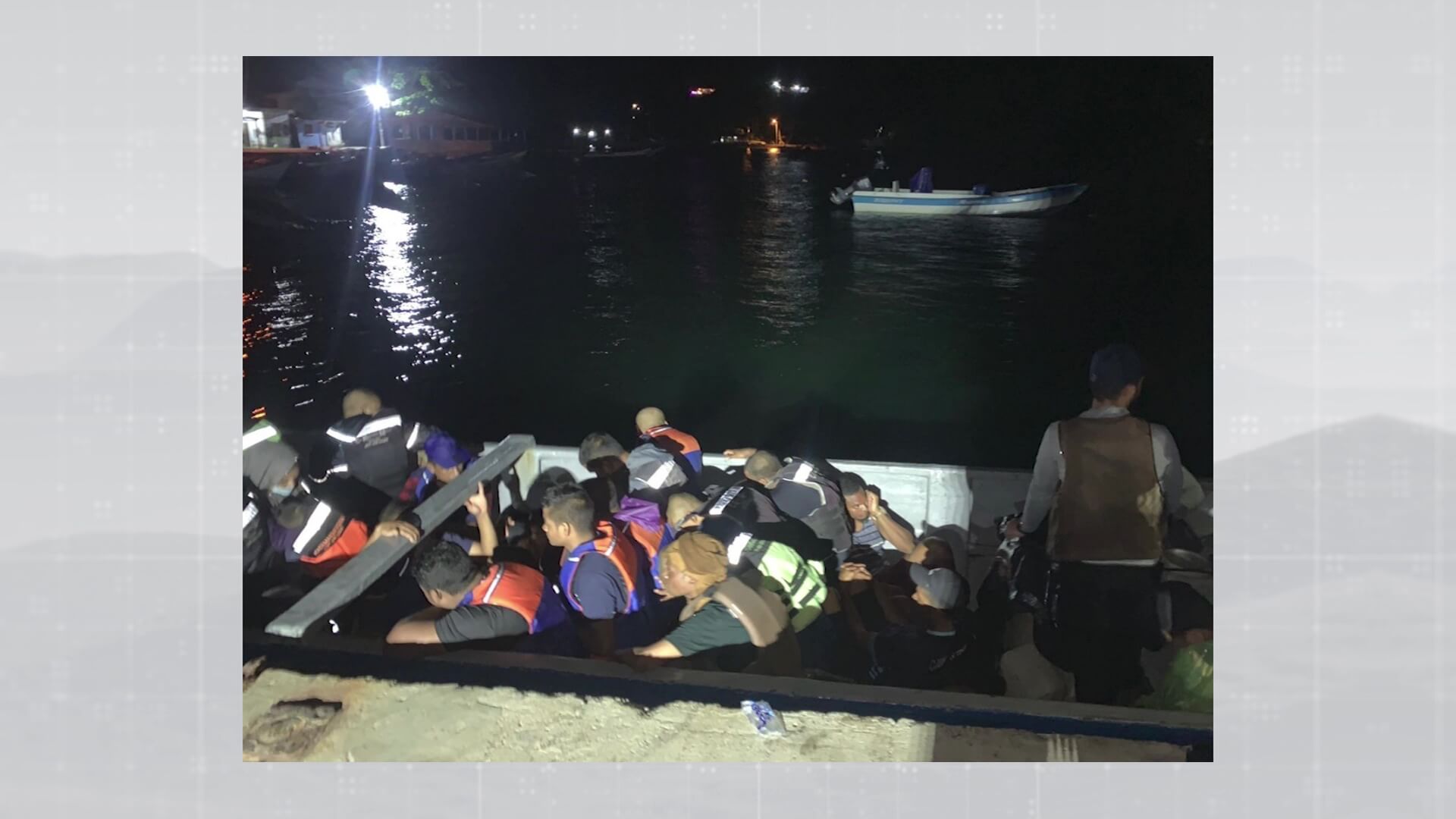 Rescatados migrantes cerca a frontera con Panamá