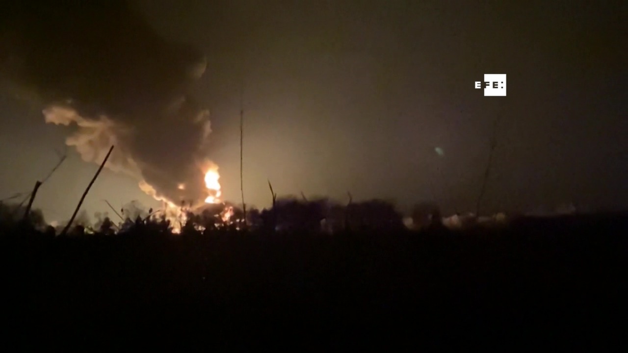 Destruyen aeropuerto con ocho misiles