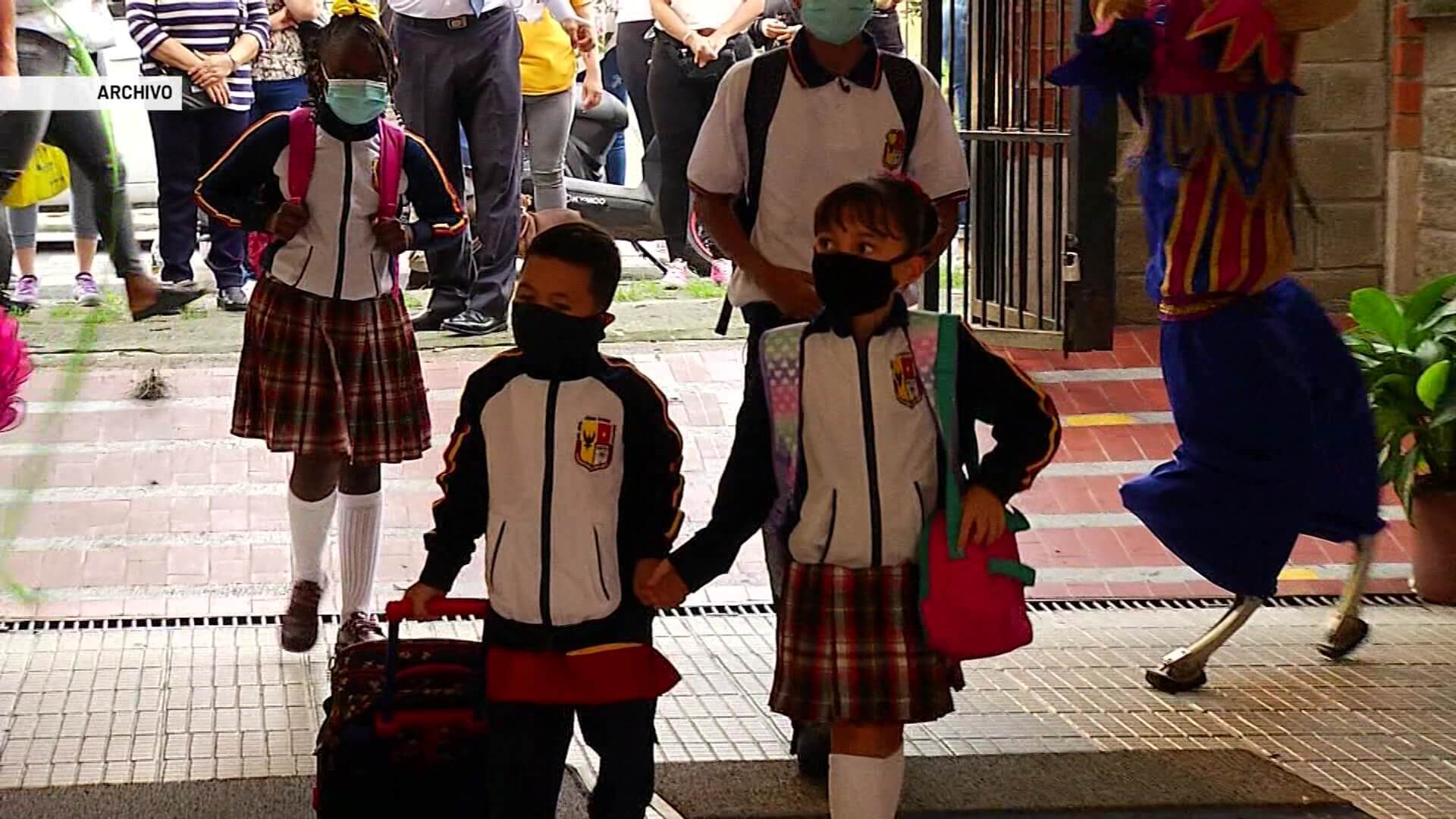 Desde el 15 de mayo, alumnos irán a clase sin tapabocas