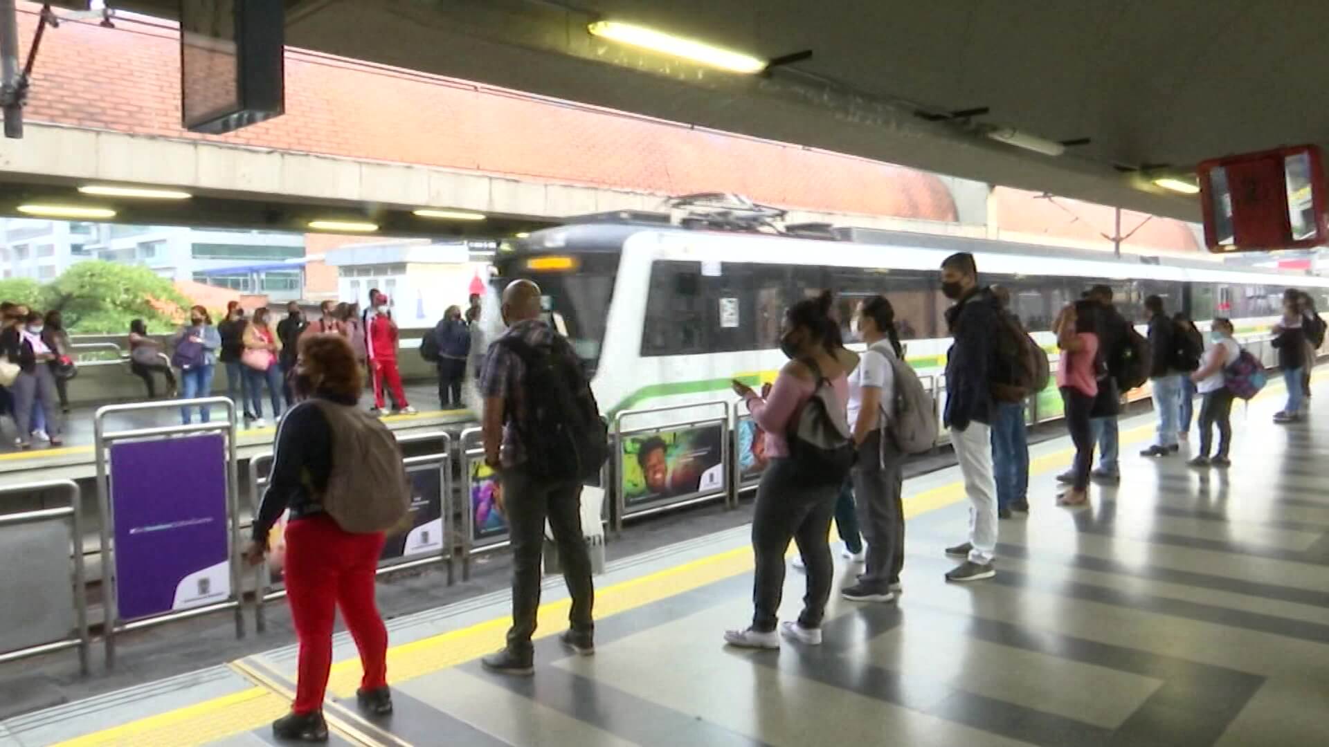 El Metro no recupera la totalidad de usuarios