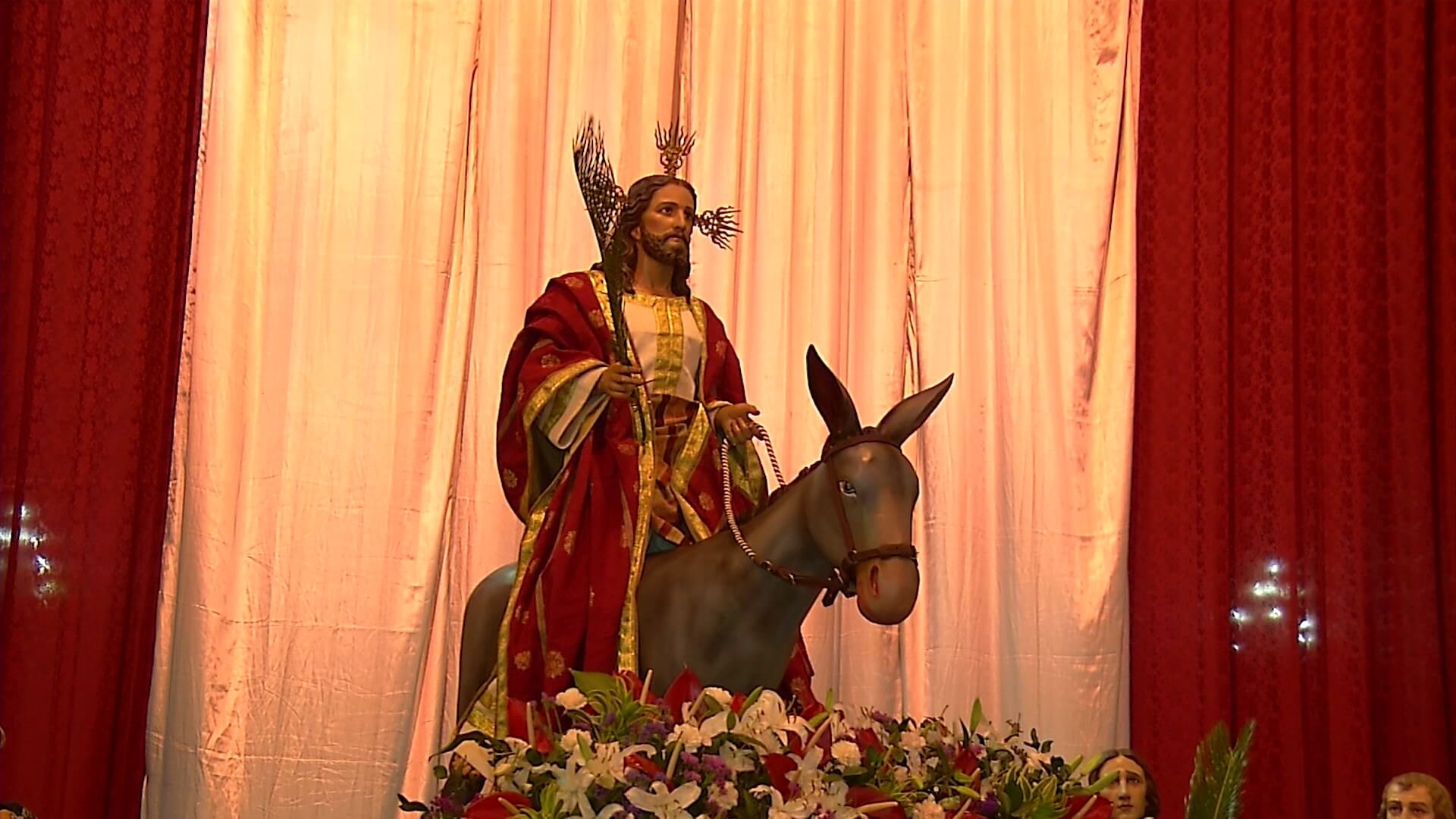 Fieles se preparan para vivir un domingo de Ramos