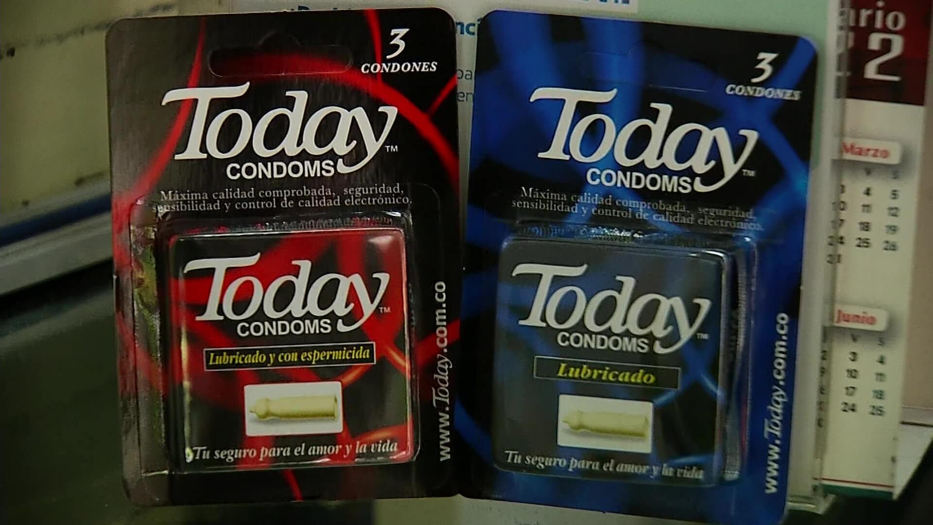 Recogen lote de preservativos con orificios