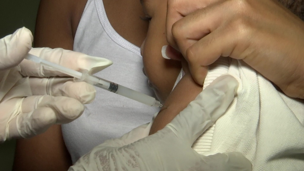 Preocupa retraso en aplicación de vacunas para niños