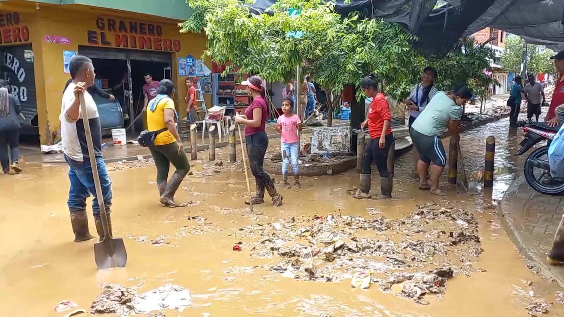 Comerciantes piden frenar inundaciones por río Tarazá