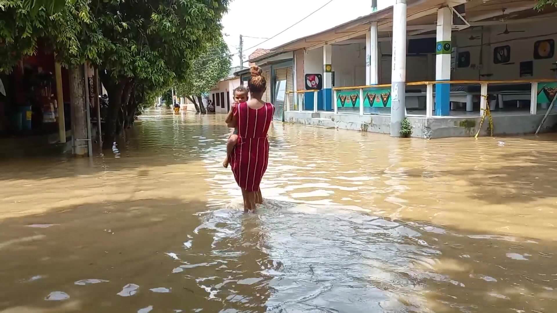 Más de 1.300 damnificados por creciente del río Cauca