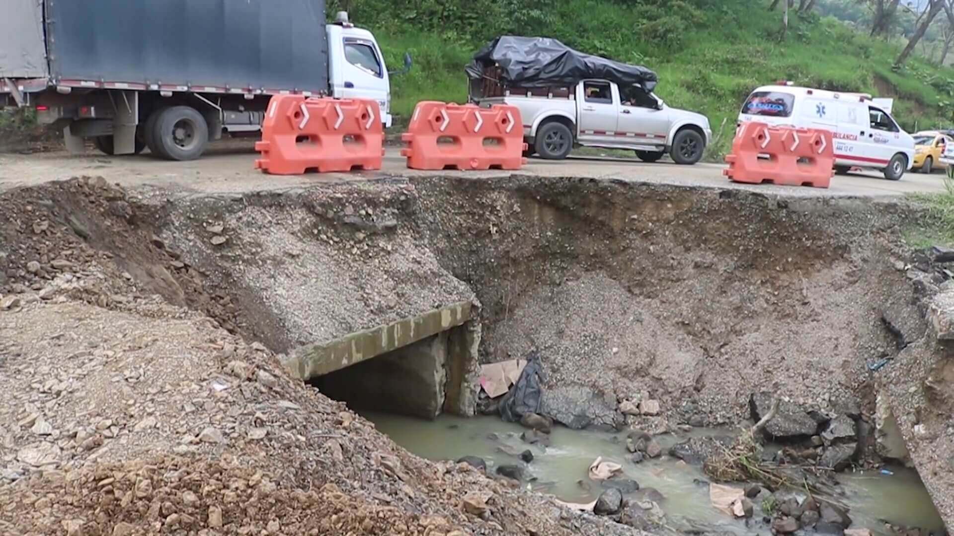 Restricción vehicular por daño en sector La Bonita