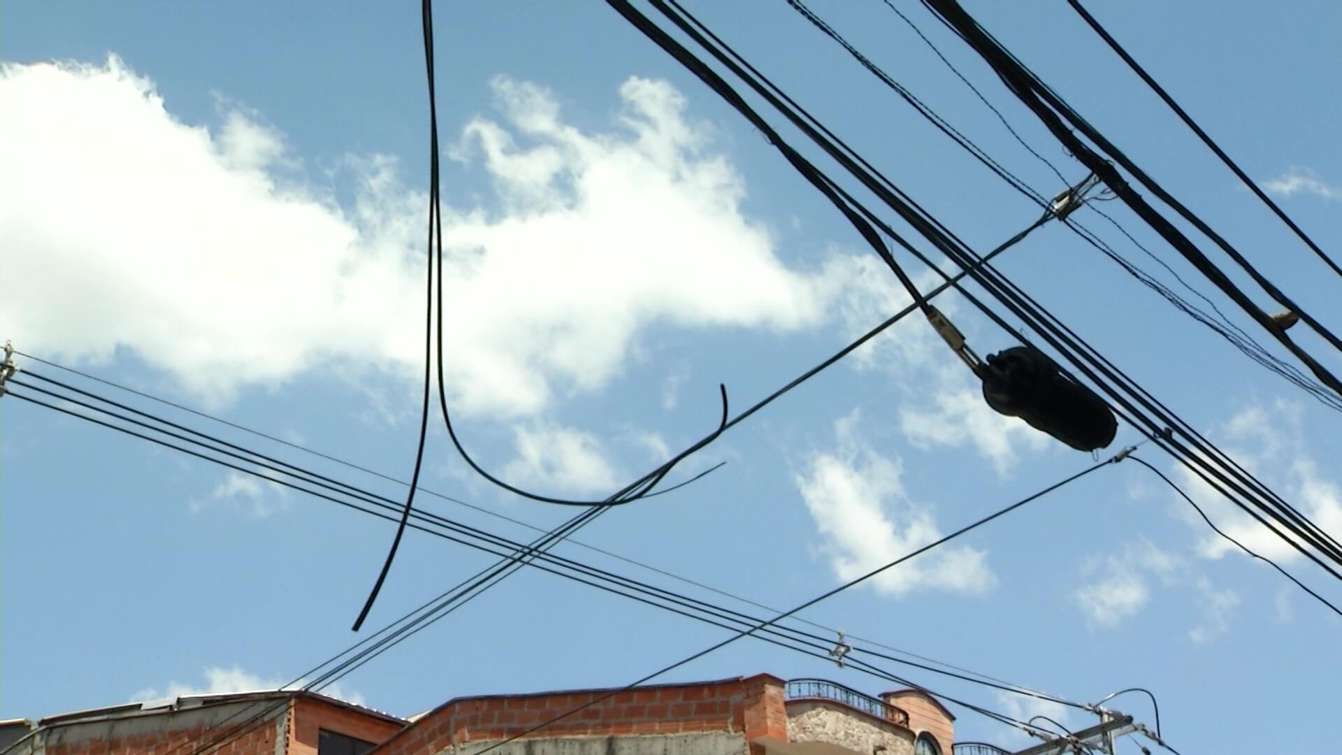 Van 27 robos de cables de UNE en Laureles