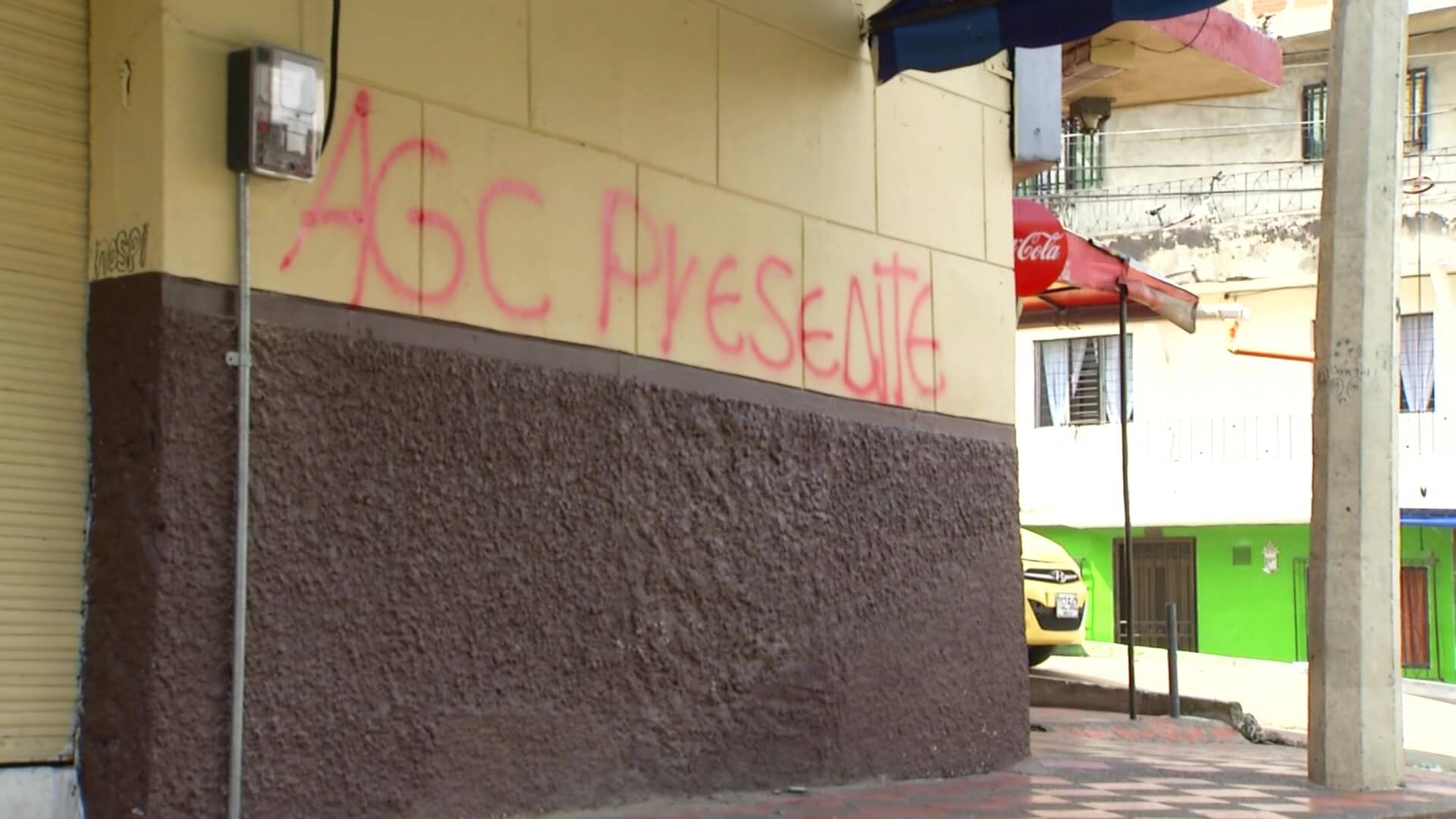 Detonaciones en La Sierra y grafitis en Manrique