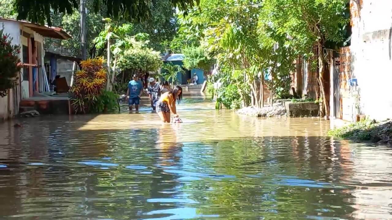 70 colegios afectados por exceso de lluvias