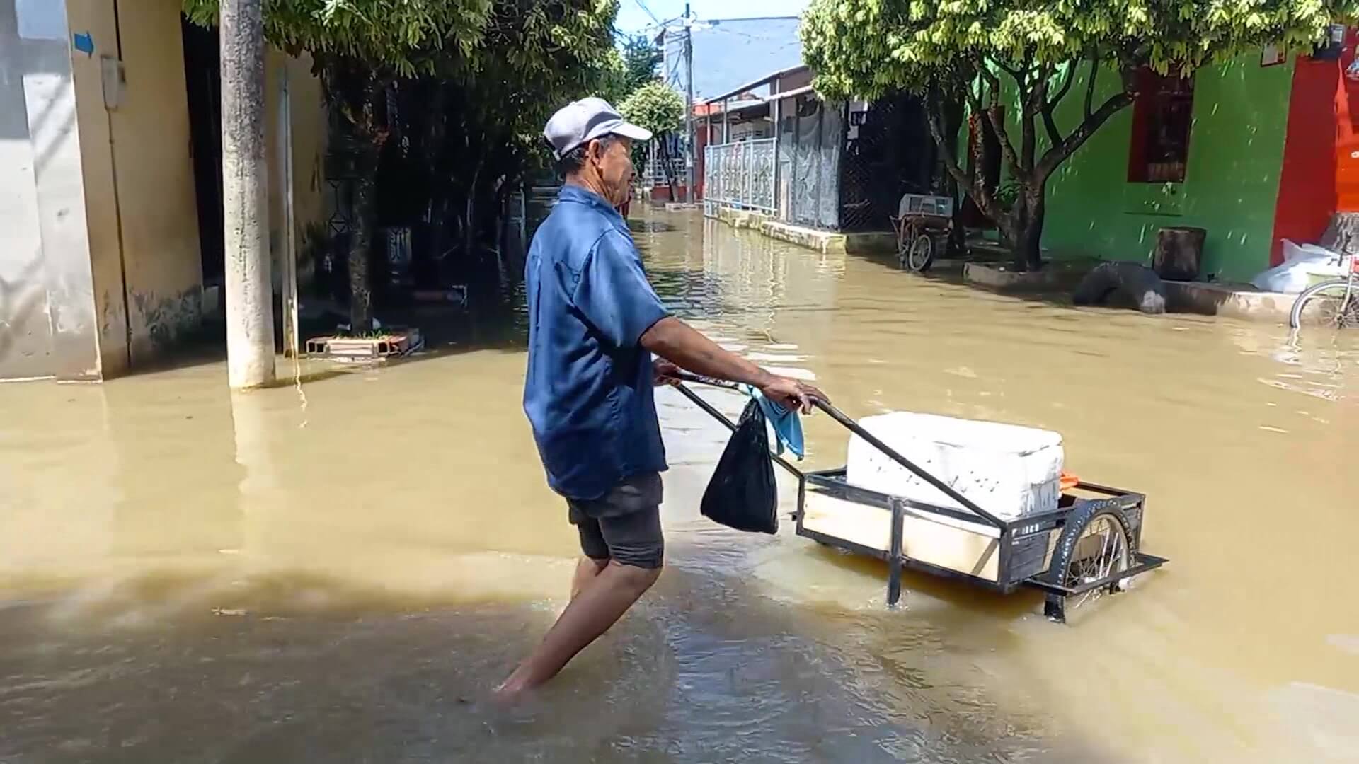 Aumenta nivel del río, cinco barrios inundados en Caucasia