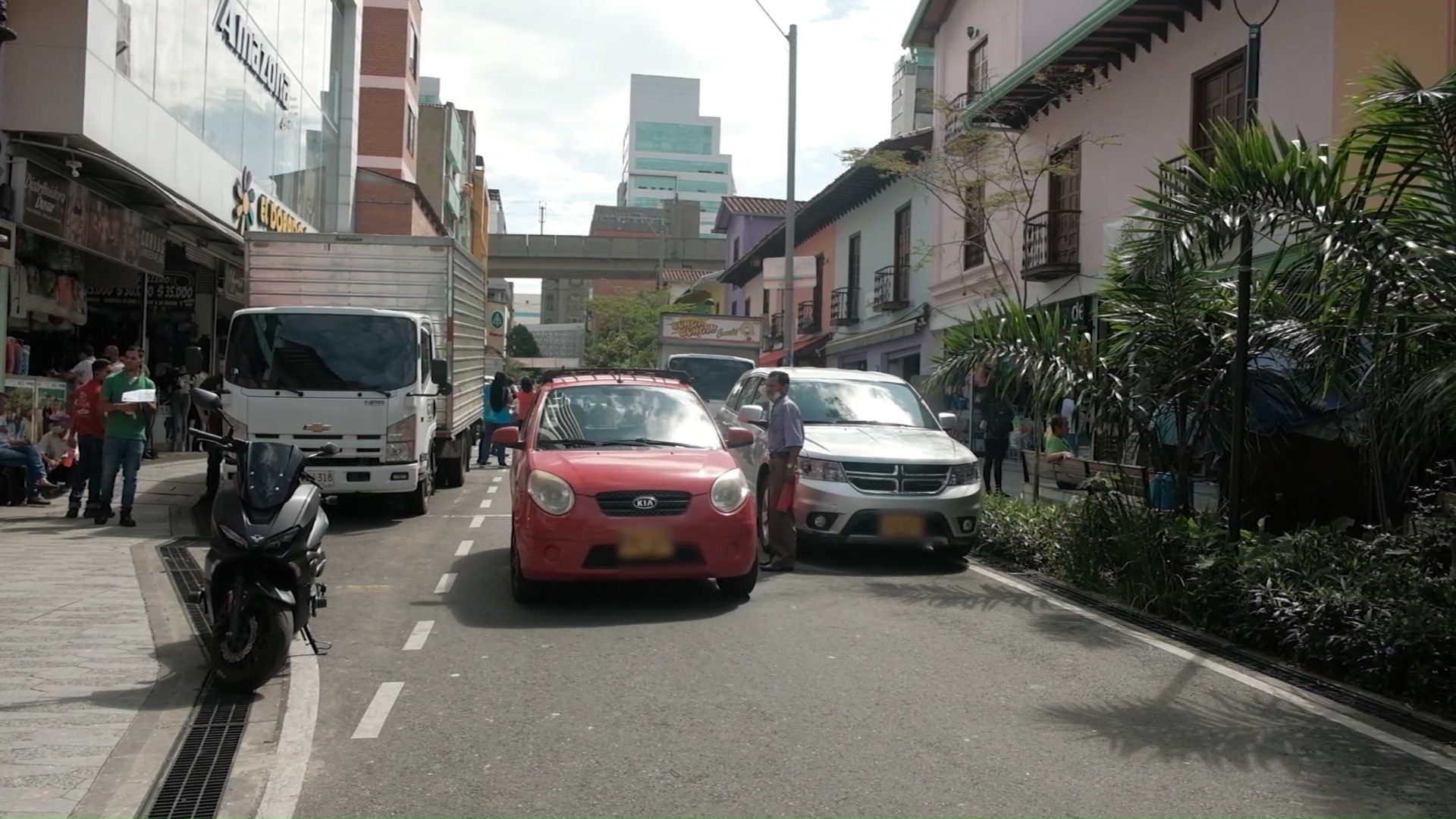 Aumentan comparendos por mal parqueo