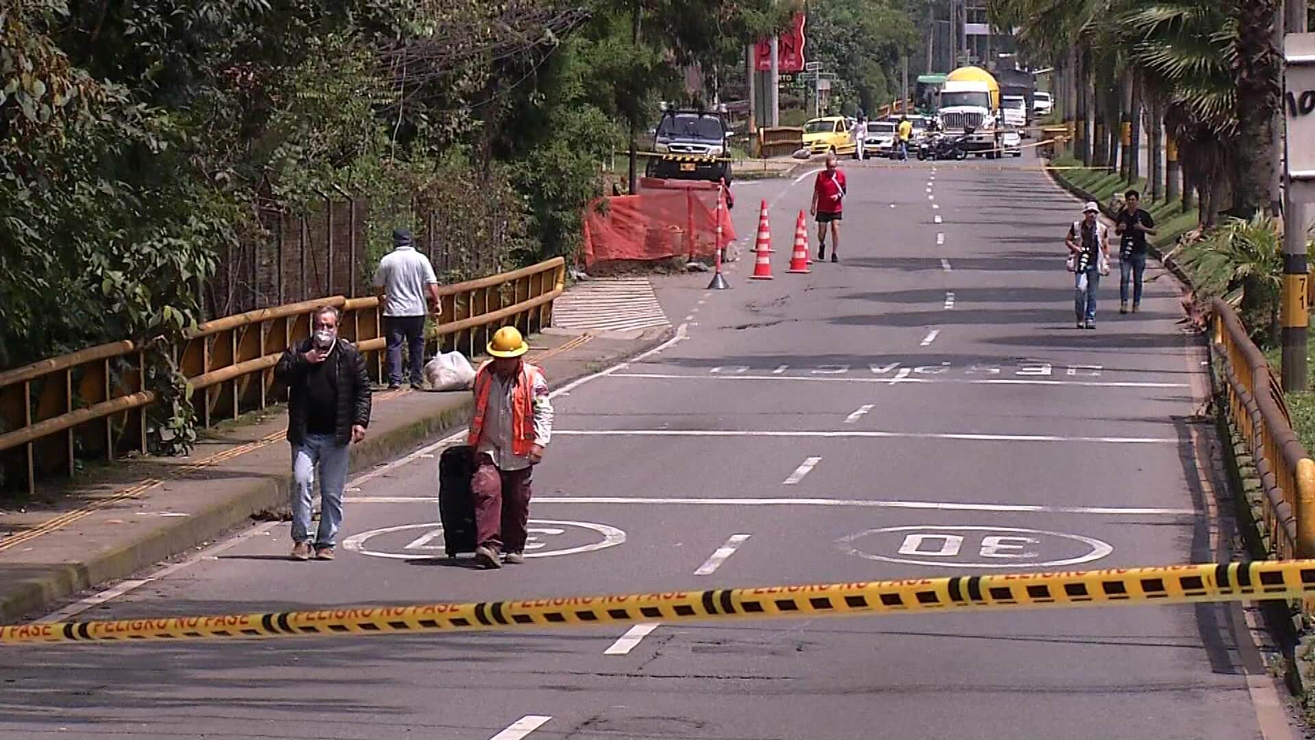 Cierres para buscar causas de agrietamiento en Las Palmas