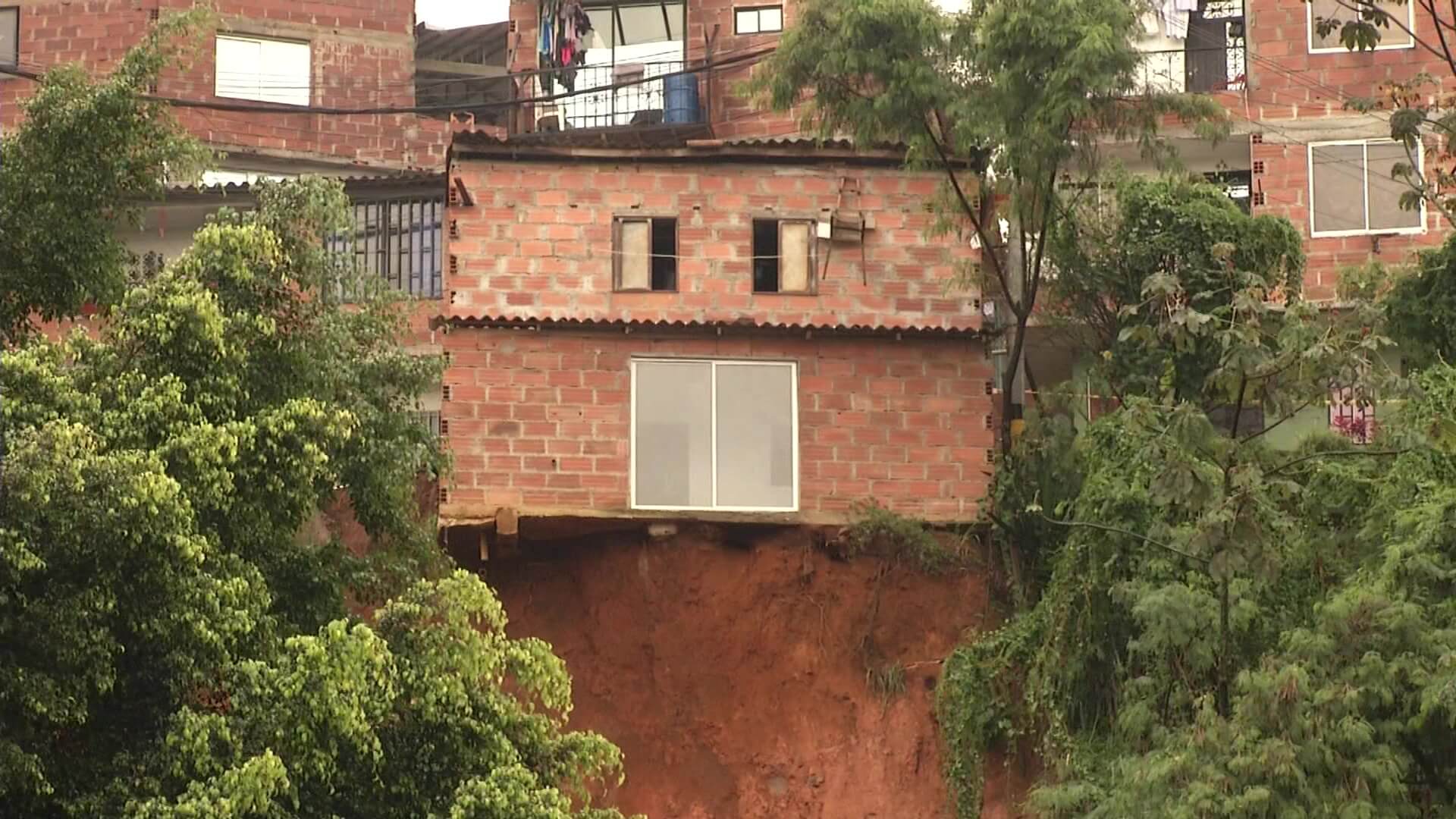 Colapso de viviendas y evacuaciones por lluvias