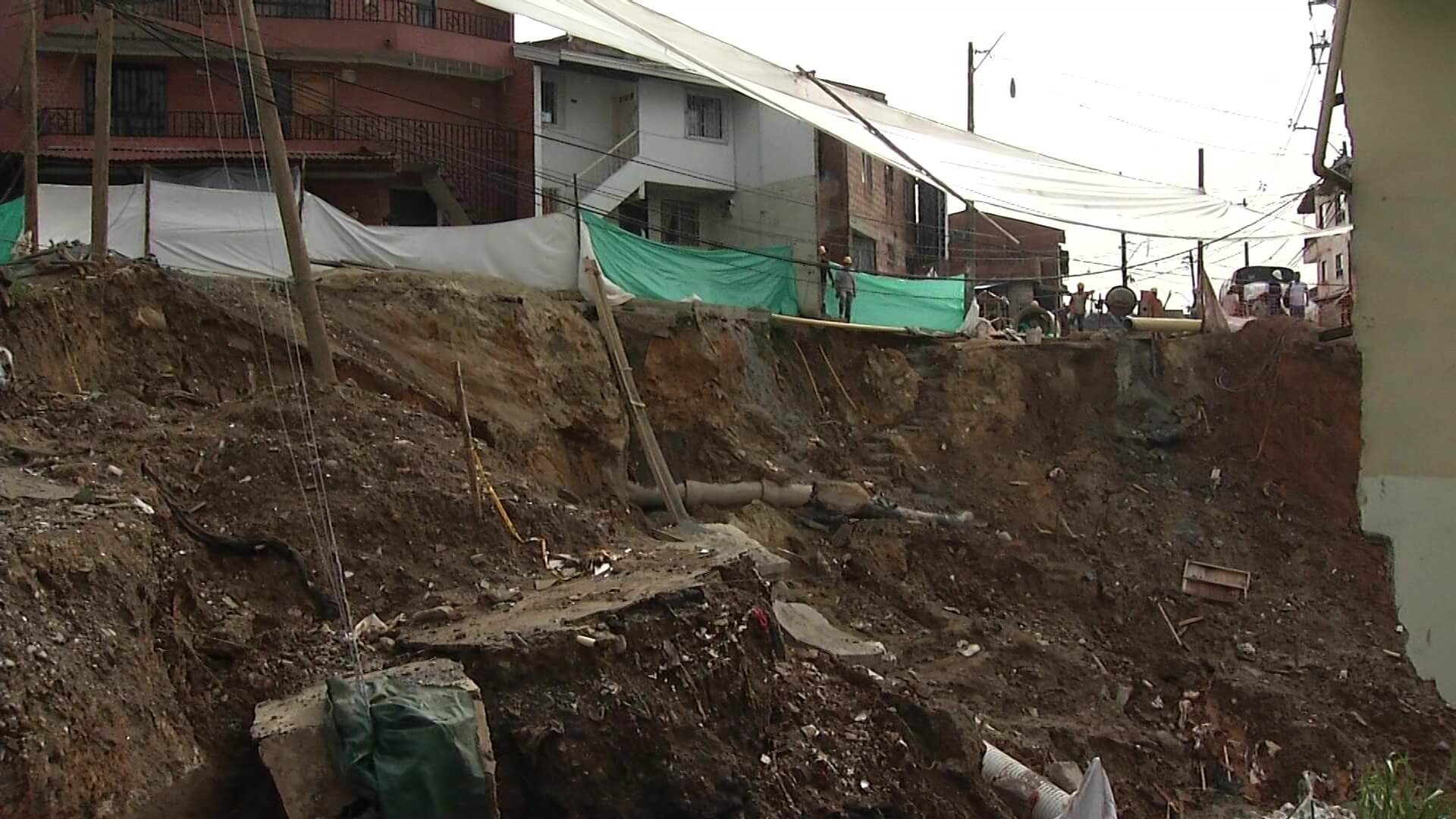 Desalojo de viviendas en barrio Santander