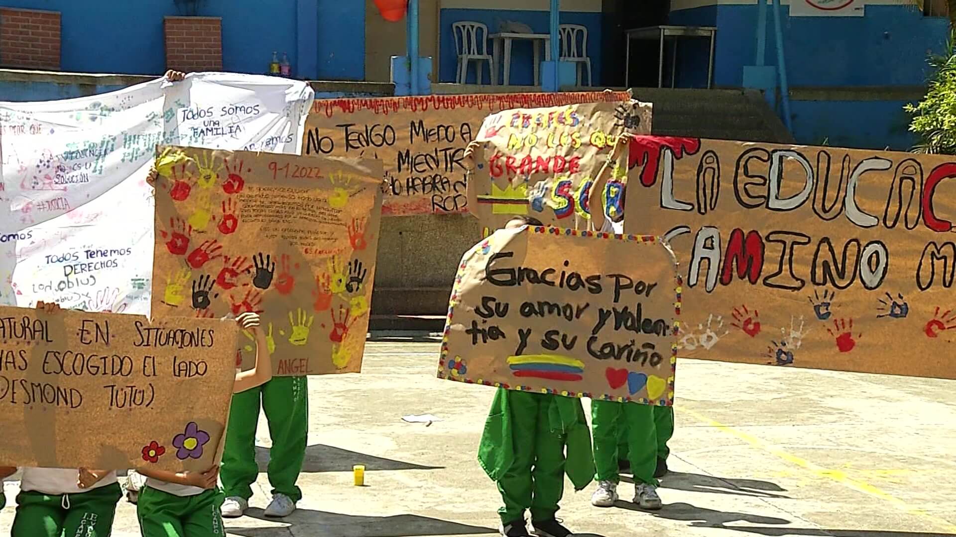 Dos profesores amenazados en Campo Valdés