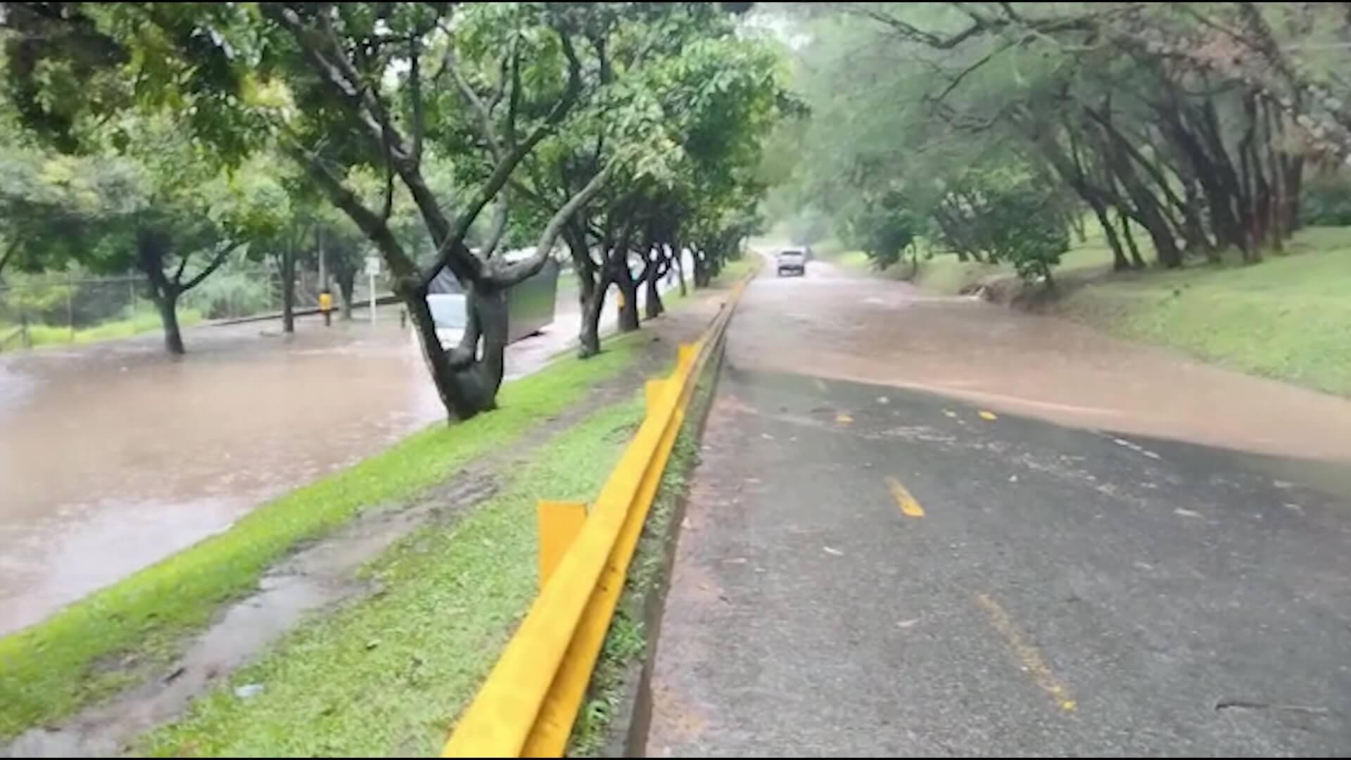 Inundaciones por fuertes lluvias en la ciudad