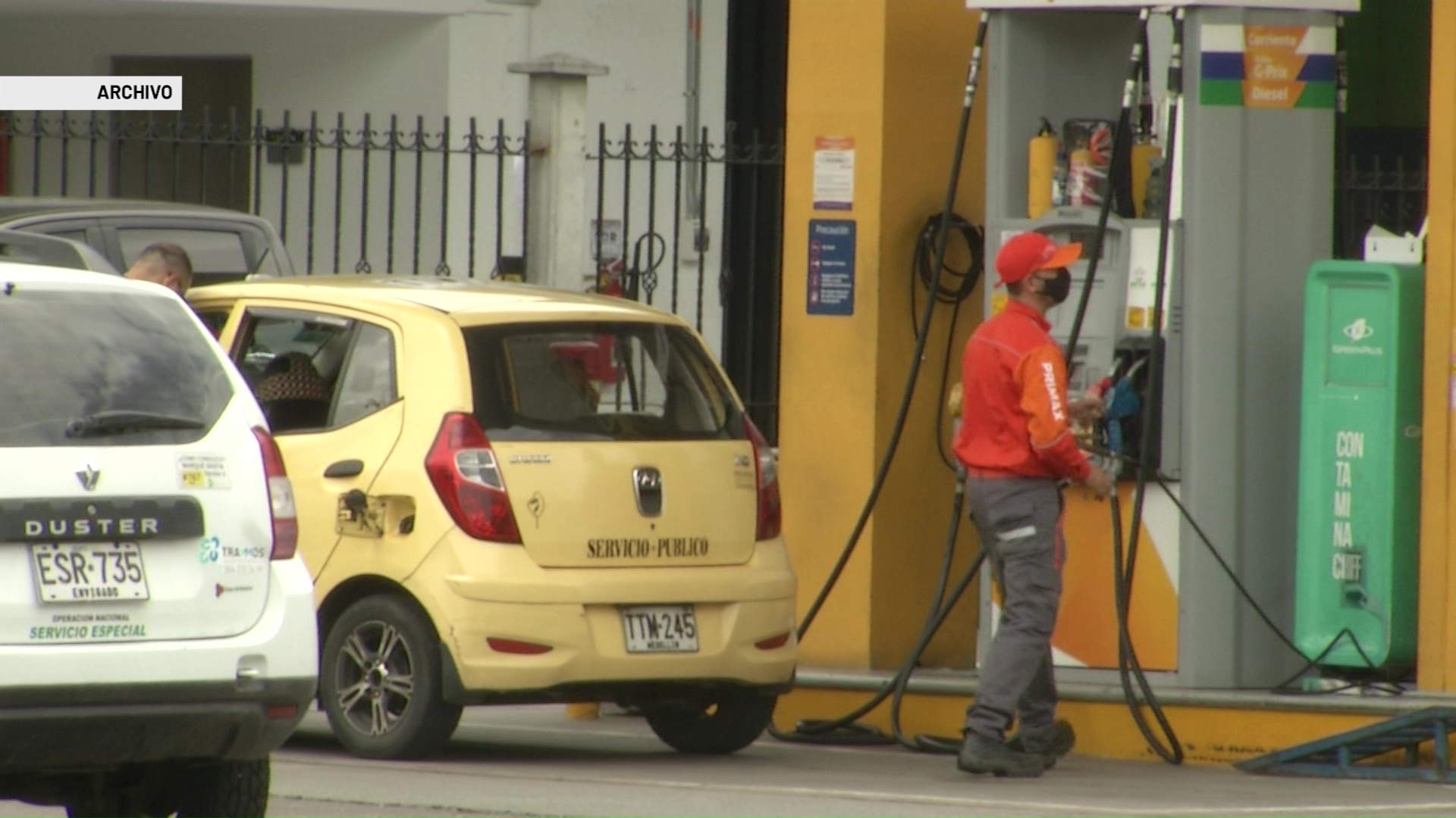 «La gasolina tendrá que subir»: MinHacienda
