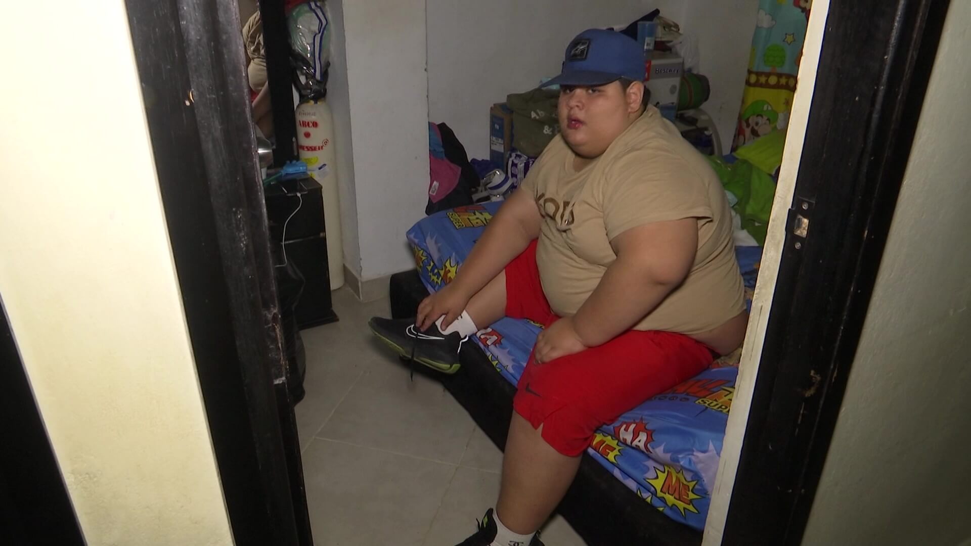 Alejandro tiene 12 años y pesa 130 kilos