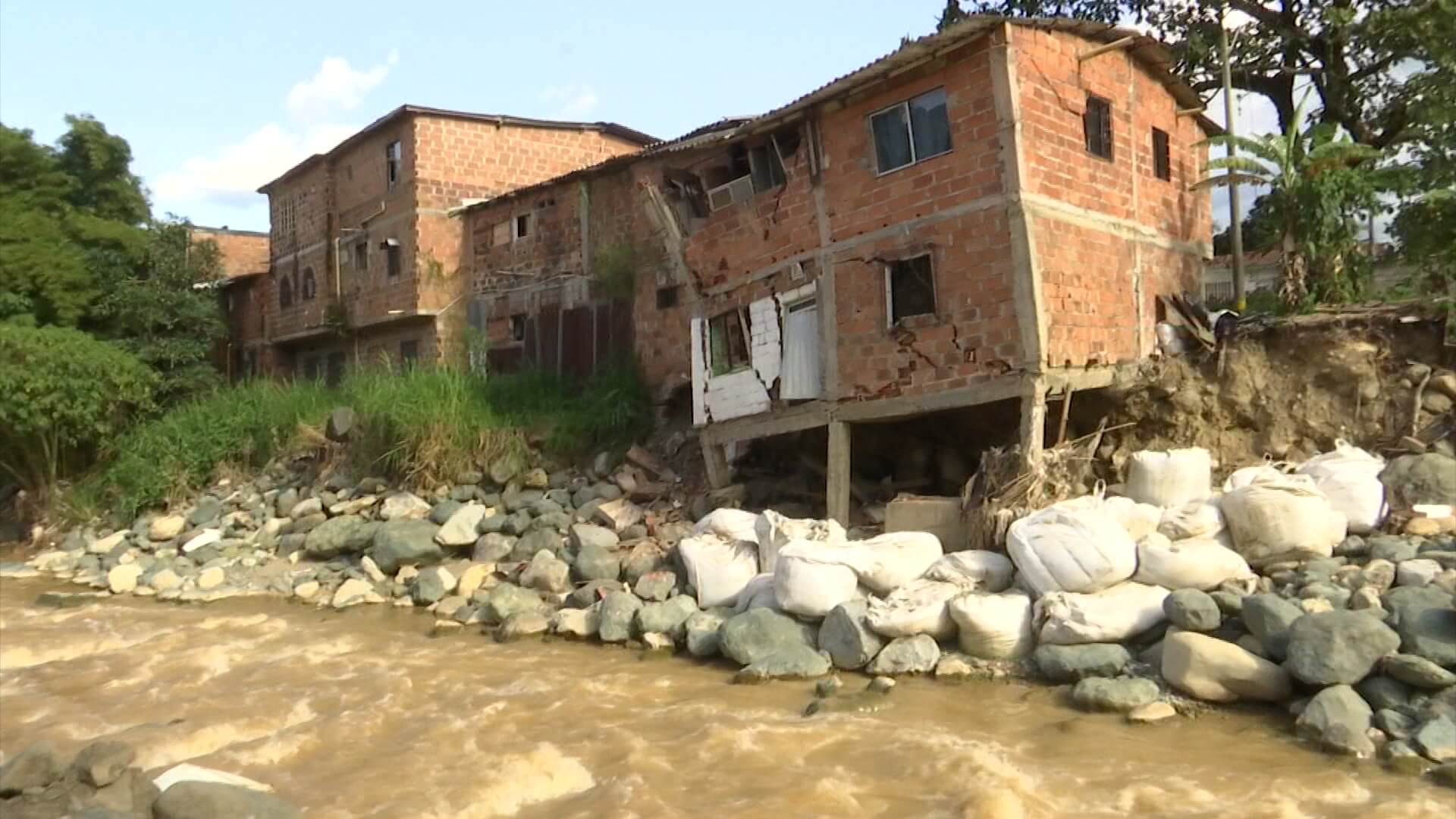 Cuatro viviendas en riesgo de colapso en Itagüí