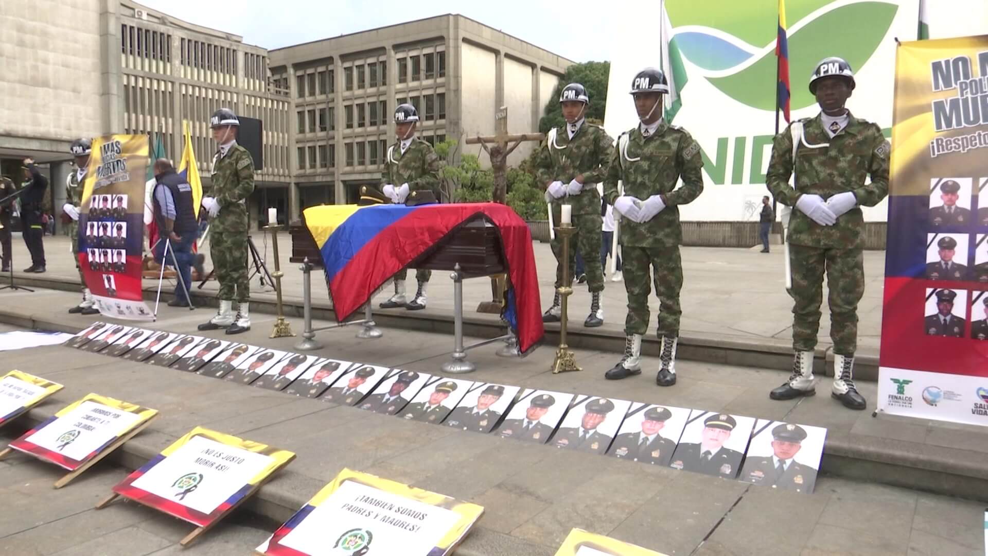 Homenaje a policías asesinados en Antioquia