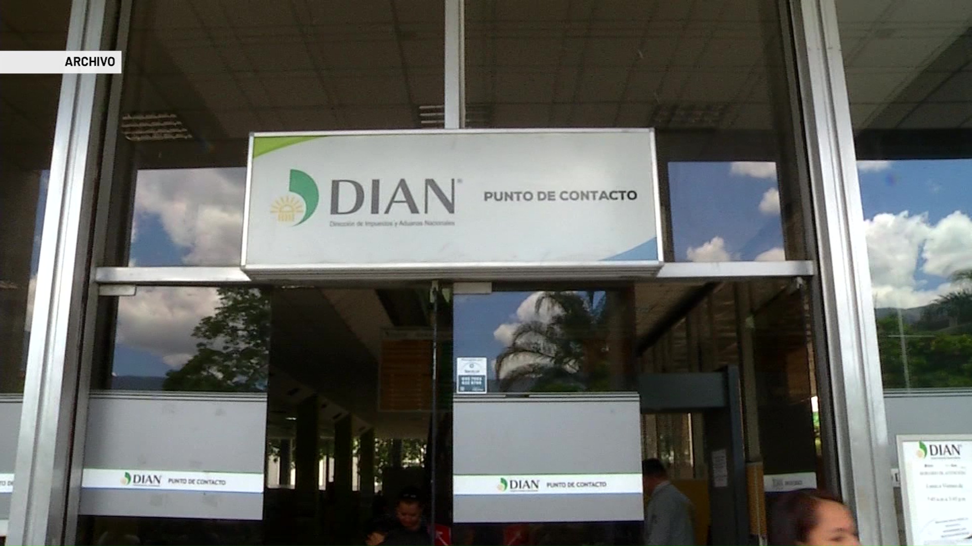 Piden a contratistas del Estado ponerse al día