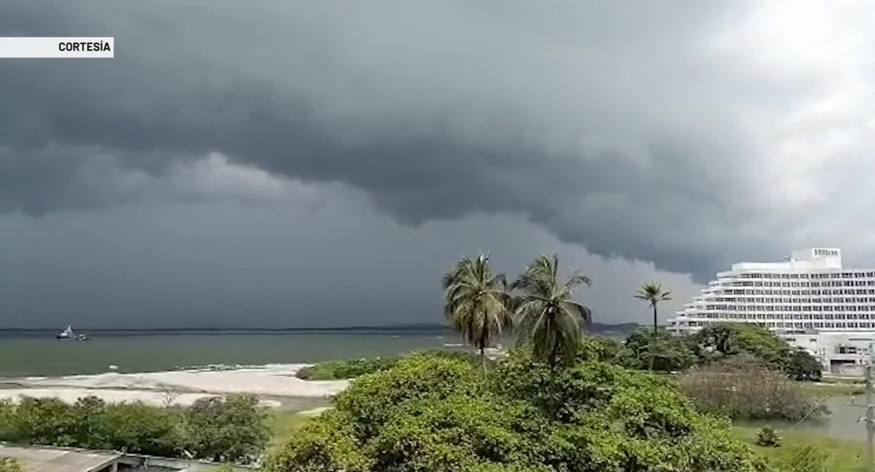 Poblaciones en alerta por paso de onda tropical