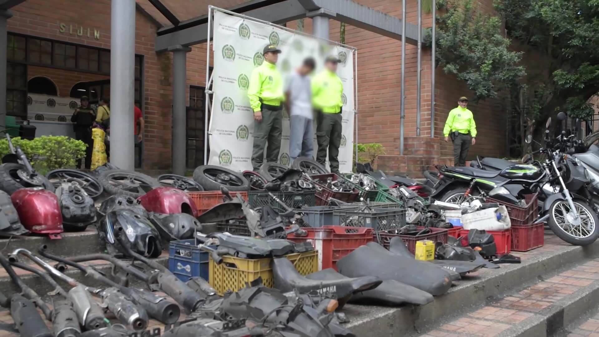 Policía recupera autopartes robadas