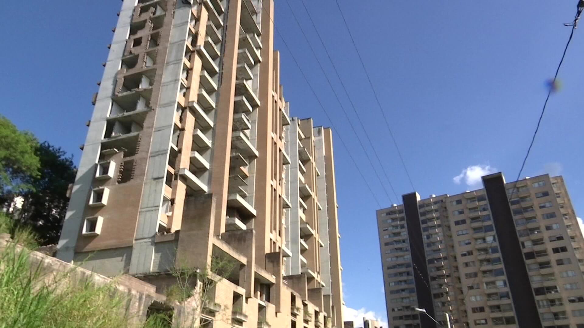 Buscan cómo demoler Continental Towers