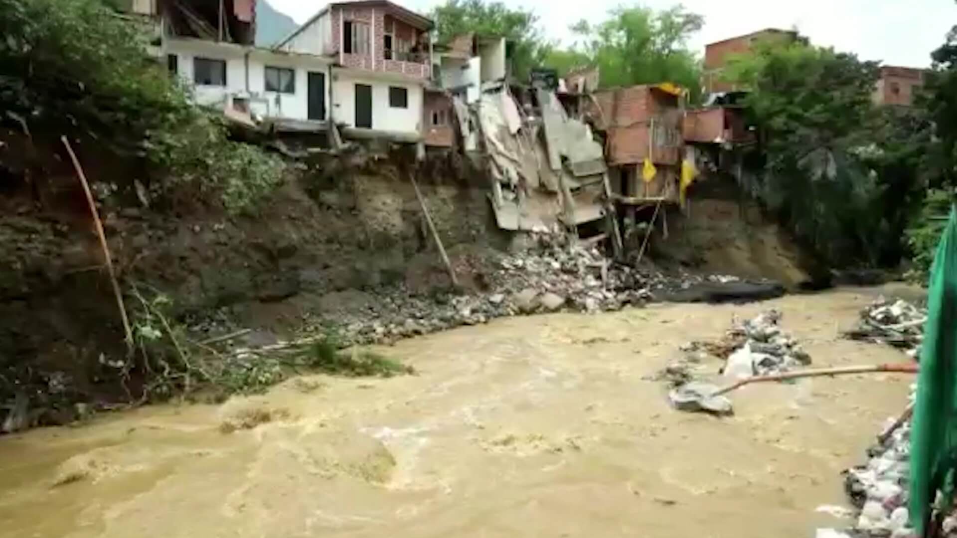 Cerca de 1.800 personas damnificadas en Bello