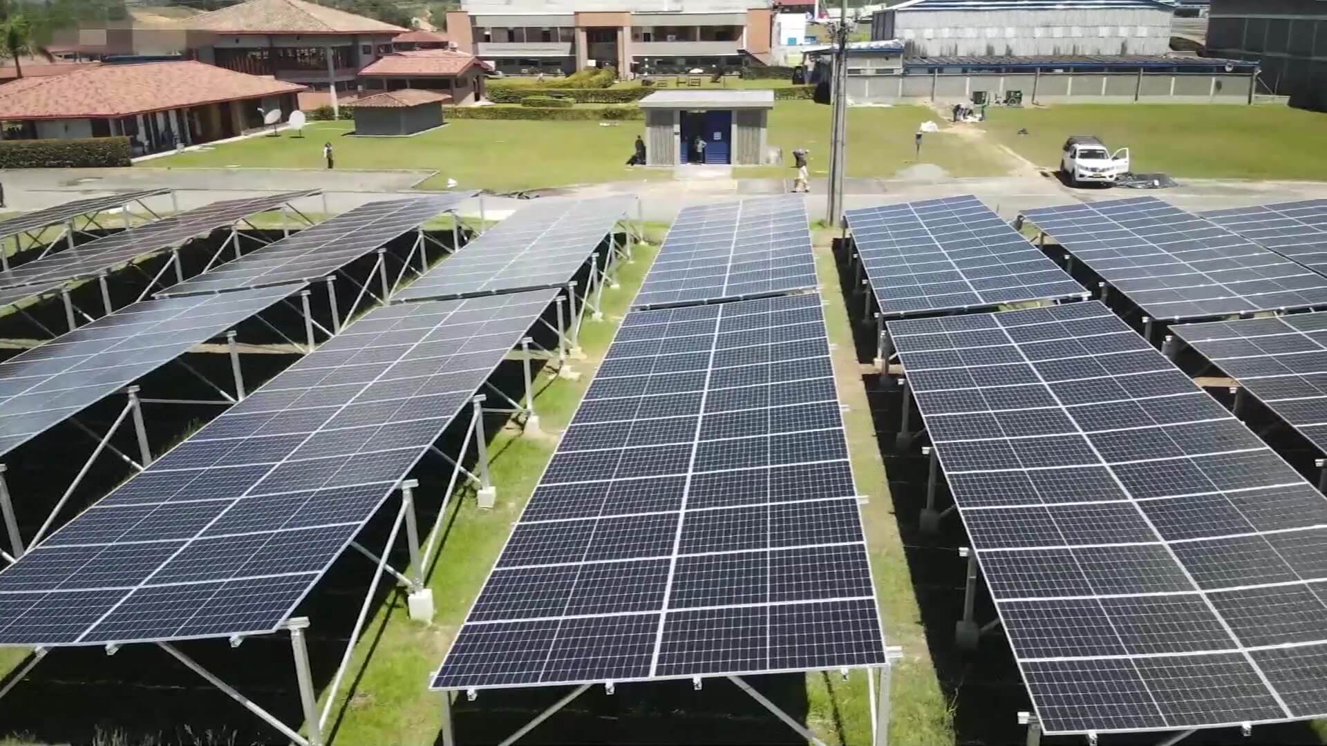 Entregan planta fotovoltaica en base aérea