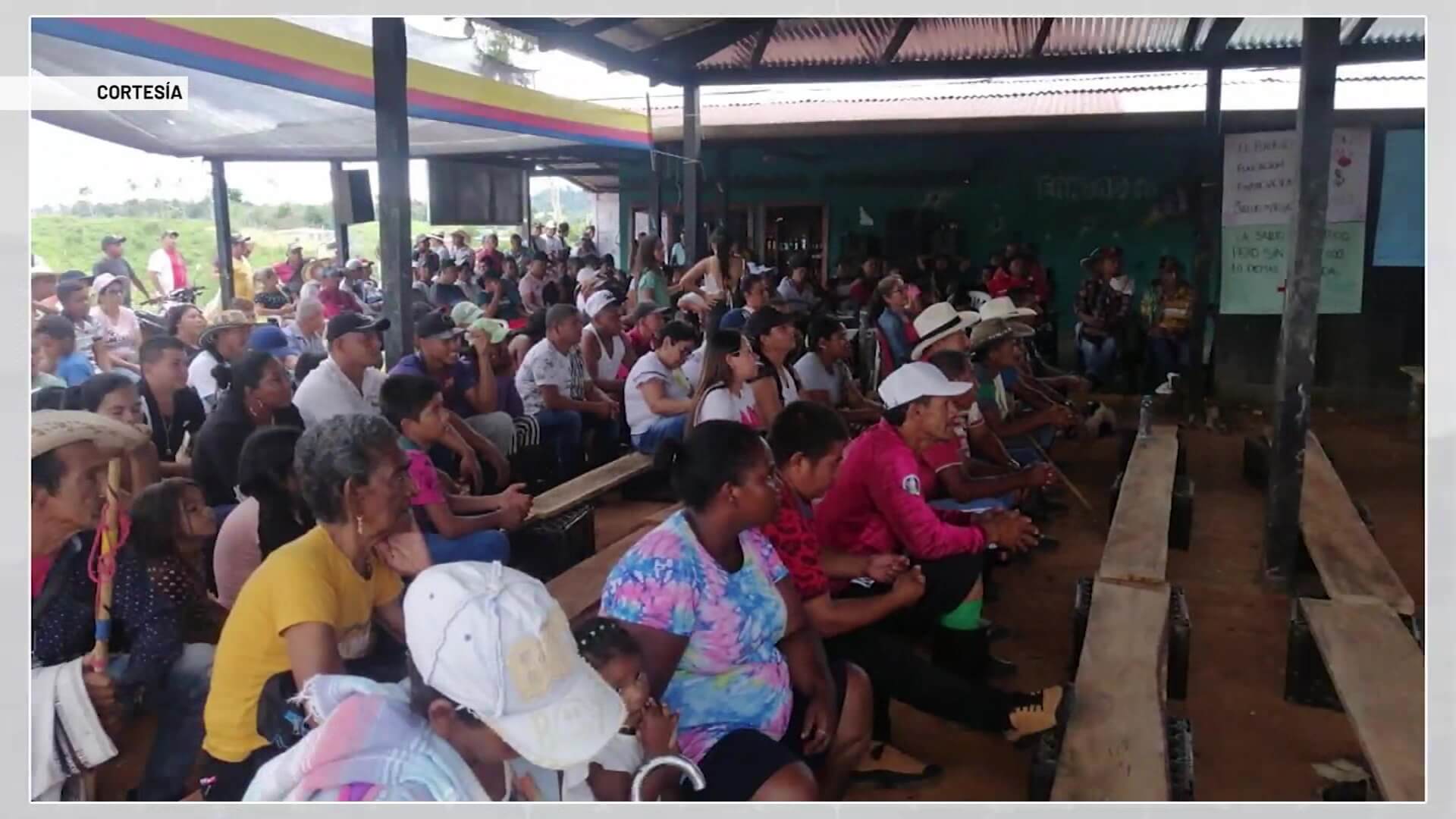 Mineros y campesinos buscan refugio en Remedios