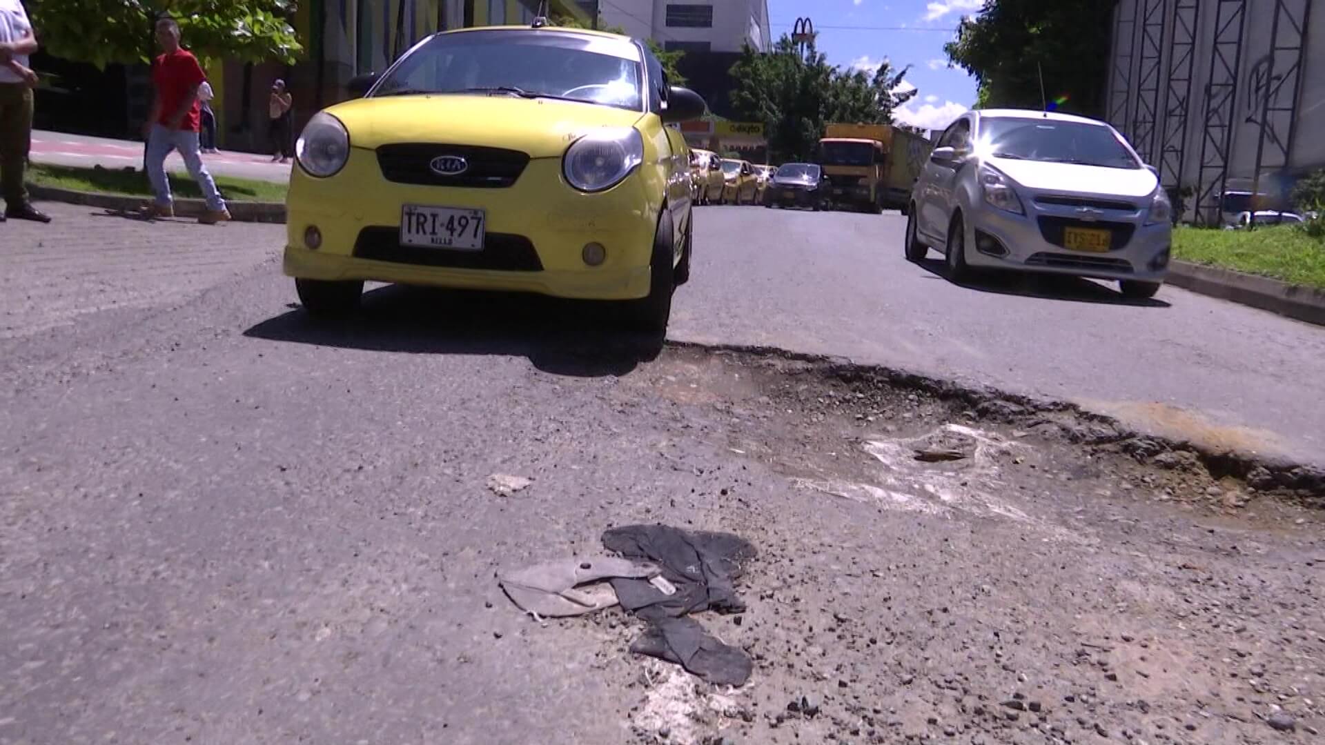 Protesta contra huecos en las vías de Bello