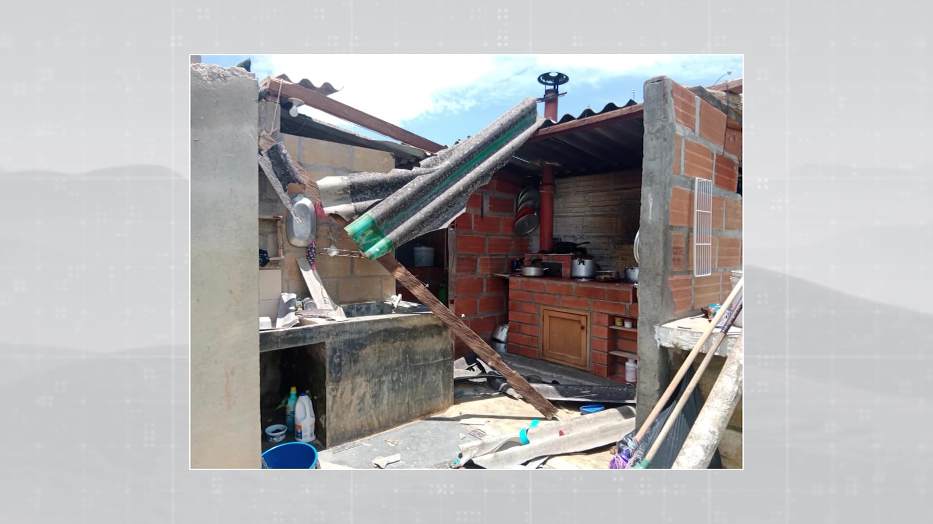 22 viviendas afectadas por vendaval en San Carlos