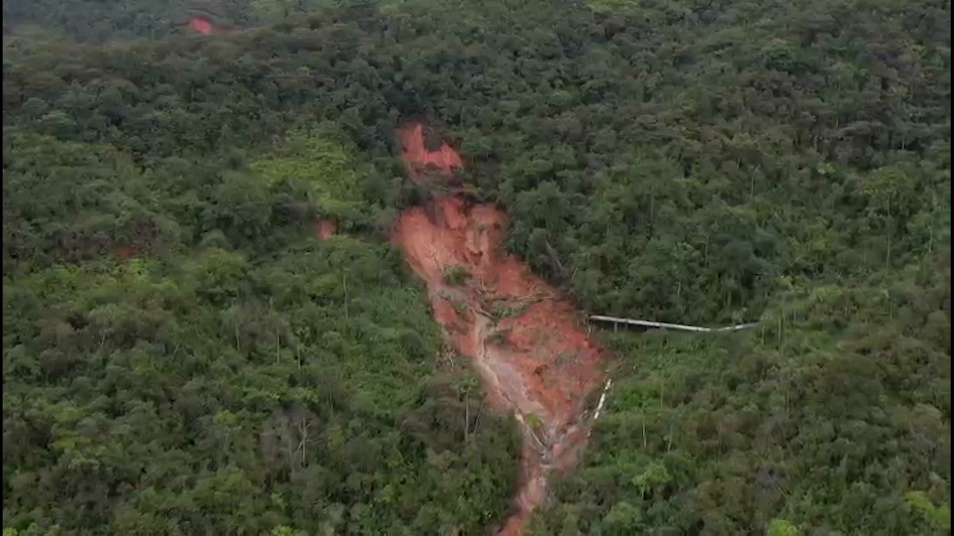 600 familias afectadas por avalancha